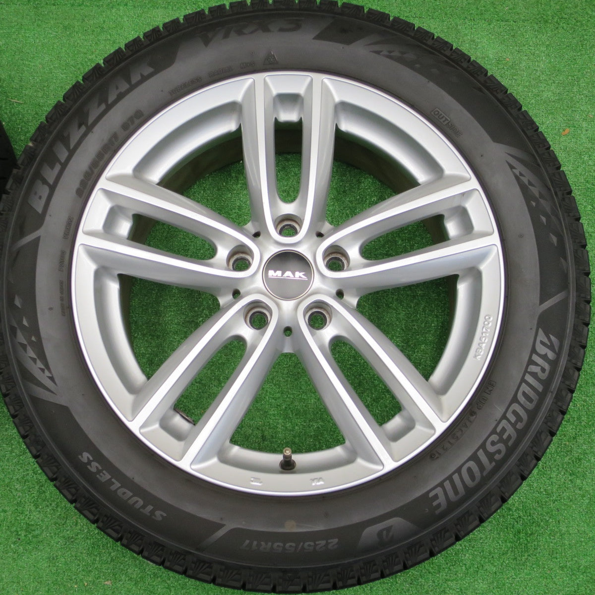 バリ溝！21年！9分★BMW MINI 等 MAK OXFORD 225/55R17 スタッドレス ブリヂストン ブリザック VRX3 オクスフォード 17インチ PCD112/5H★5121404NKス