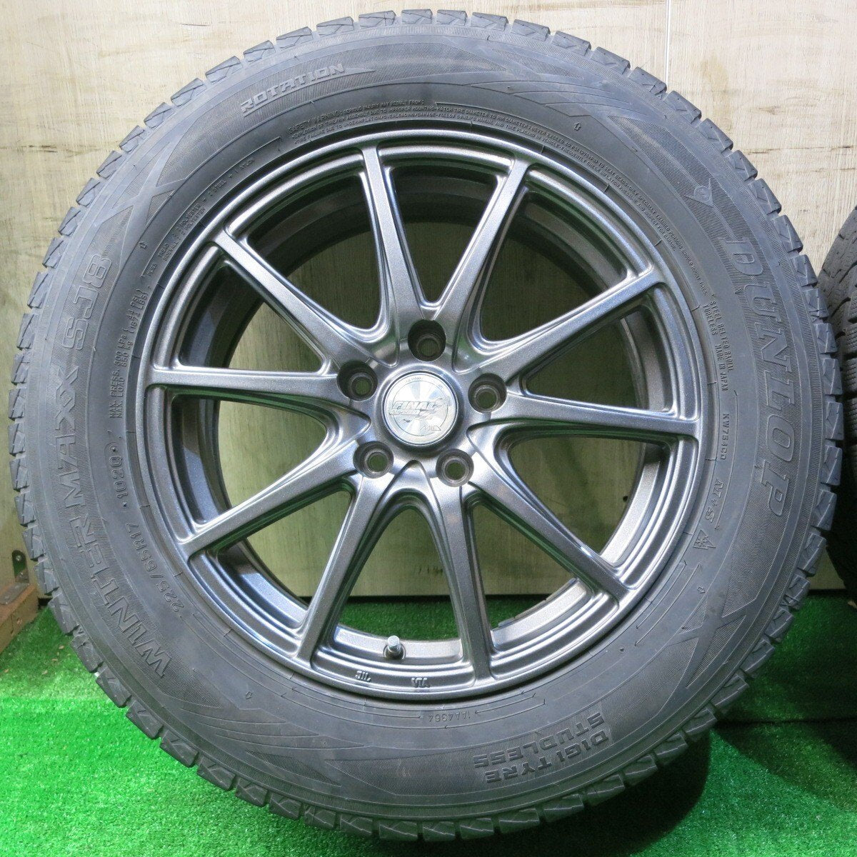 バリ溝！キレイ！9分★スタッドレス 225/65R17 ダンロップ ウインターマックス SJ8 FINAL SPEED MID ファイナルスピード 17インチ PCD114.3/5H★5031402NJス