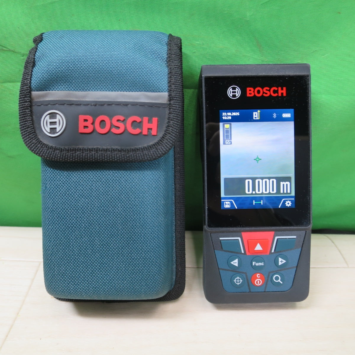 [送料無料] キレイ☆BOSCH ボッシュ レーザー 距離計 GLM150C デジタル 測定器 ケース付き☆