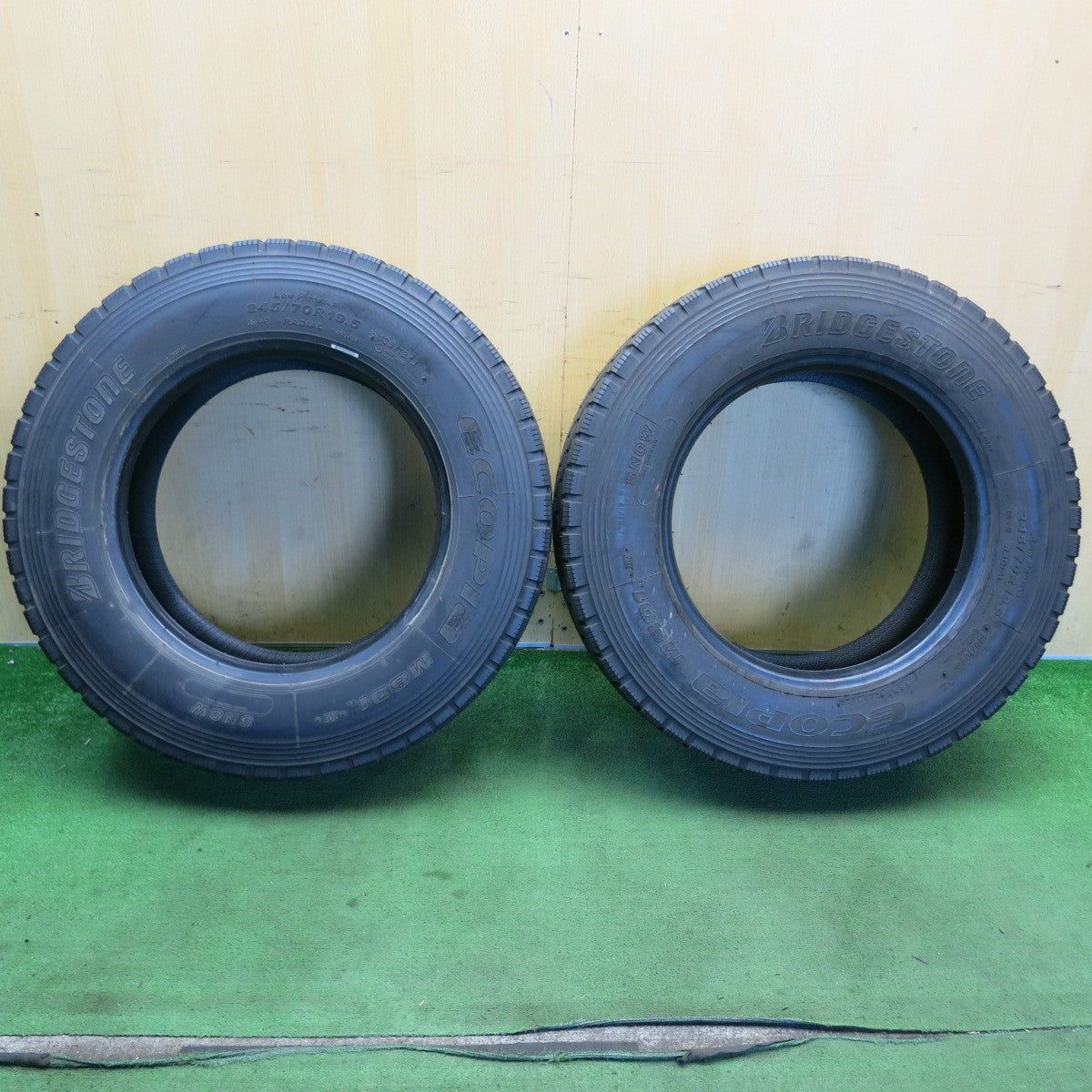 未使用！24年！2本★トラック タイヤ 245/70R19.5 136/134J ブリヂストン エコピア M801 Ⅱ ミックス オールシーズン 19.5インチ★6072902KKスタ
