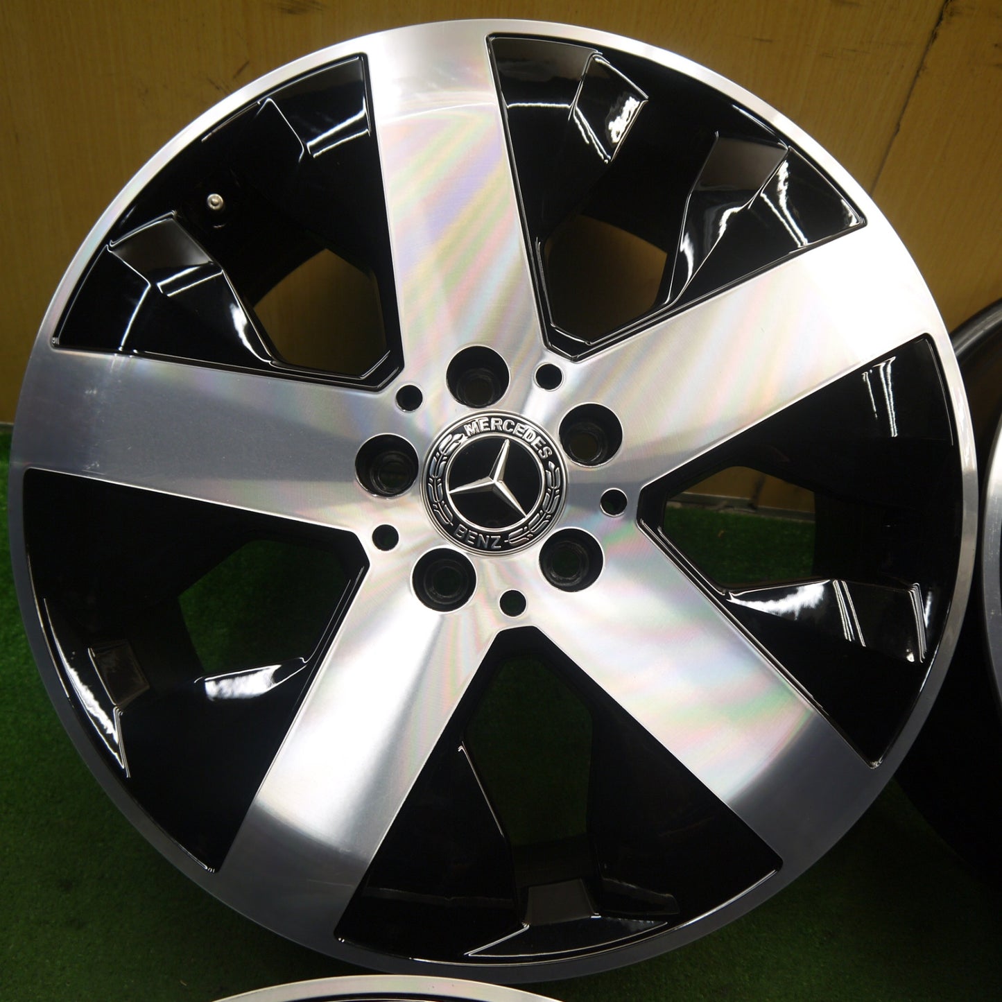 新車外し★ベンツ GLB クラス X247 純正 ホイール 18インチ 18×7.5J PCD112/5H★5061403KKホ