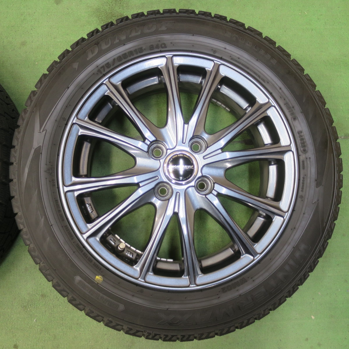 バリ溝！22年！キレイ！9.5分★スタッドレス 175/65R15 ダンロップ ウインターマックス WM02 WAREN ヴァーレン 15インチ PCD100/4H★6022816イス