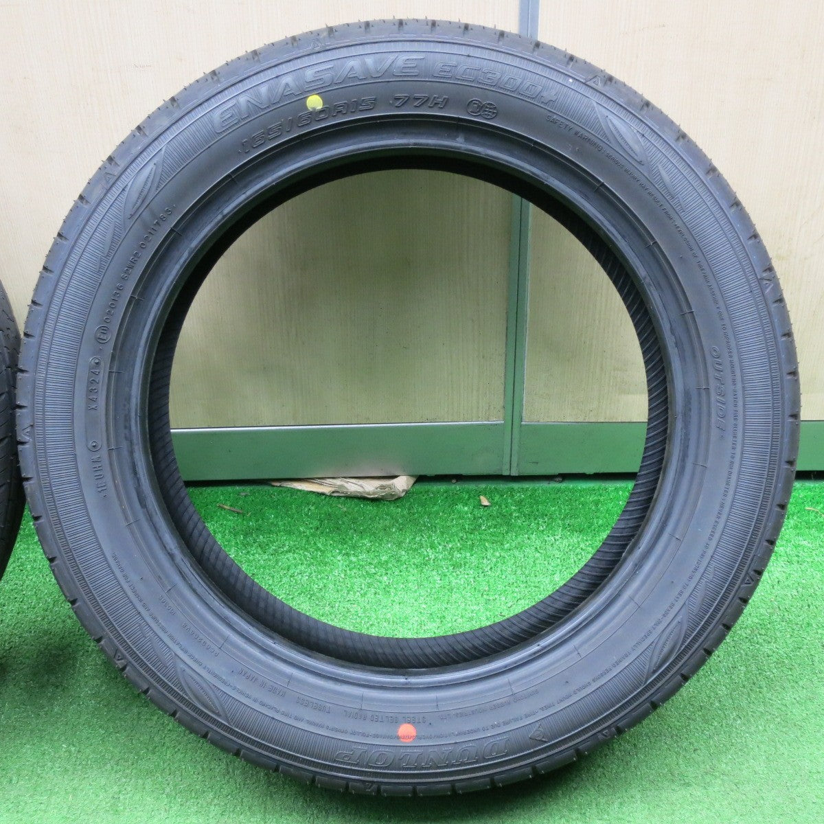 [送料無料] 新車外し！24年★165/60R15 ダンロップ エナセーブ EC300+ タイヤ 15インチ ハスラー N-BOX タント ムーヴ スペーシア デリカミニ等★4122904NJノタ