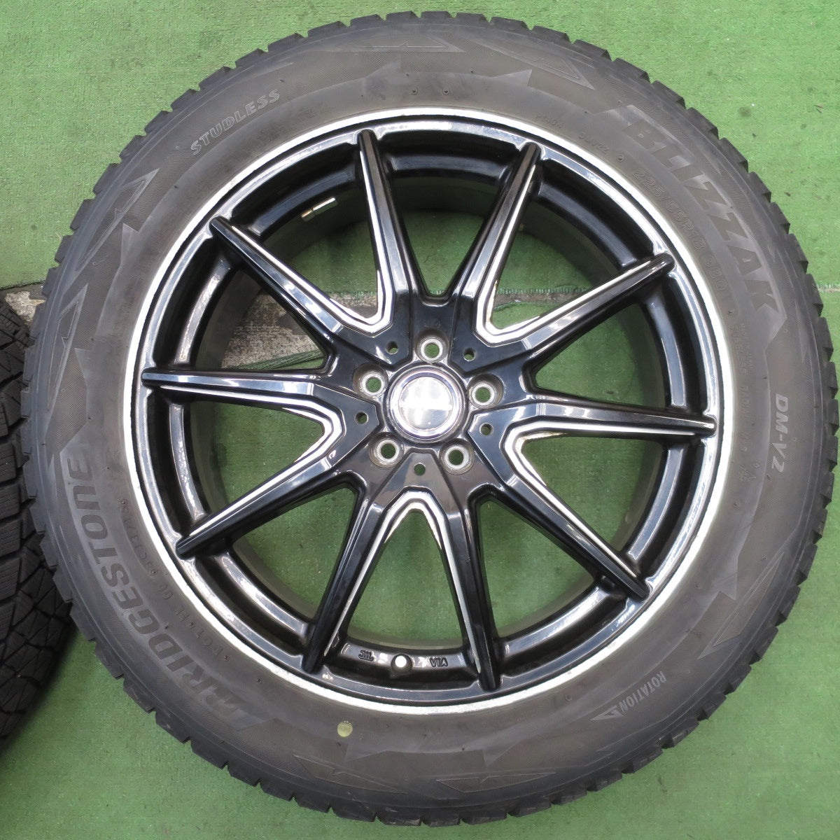 バリ溝！8.5分★XV フォレスター 等 225/55R18 スタッドレス ブリヂストン ブリザック DM-V2 X CROSS SPEED クロススピード 18インチ PCD100/5H★5091901NJス