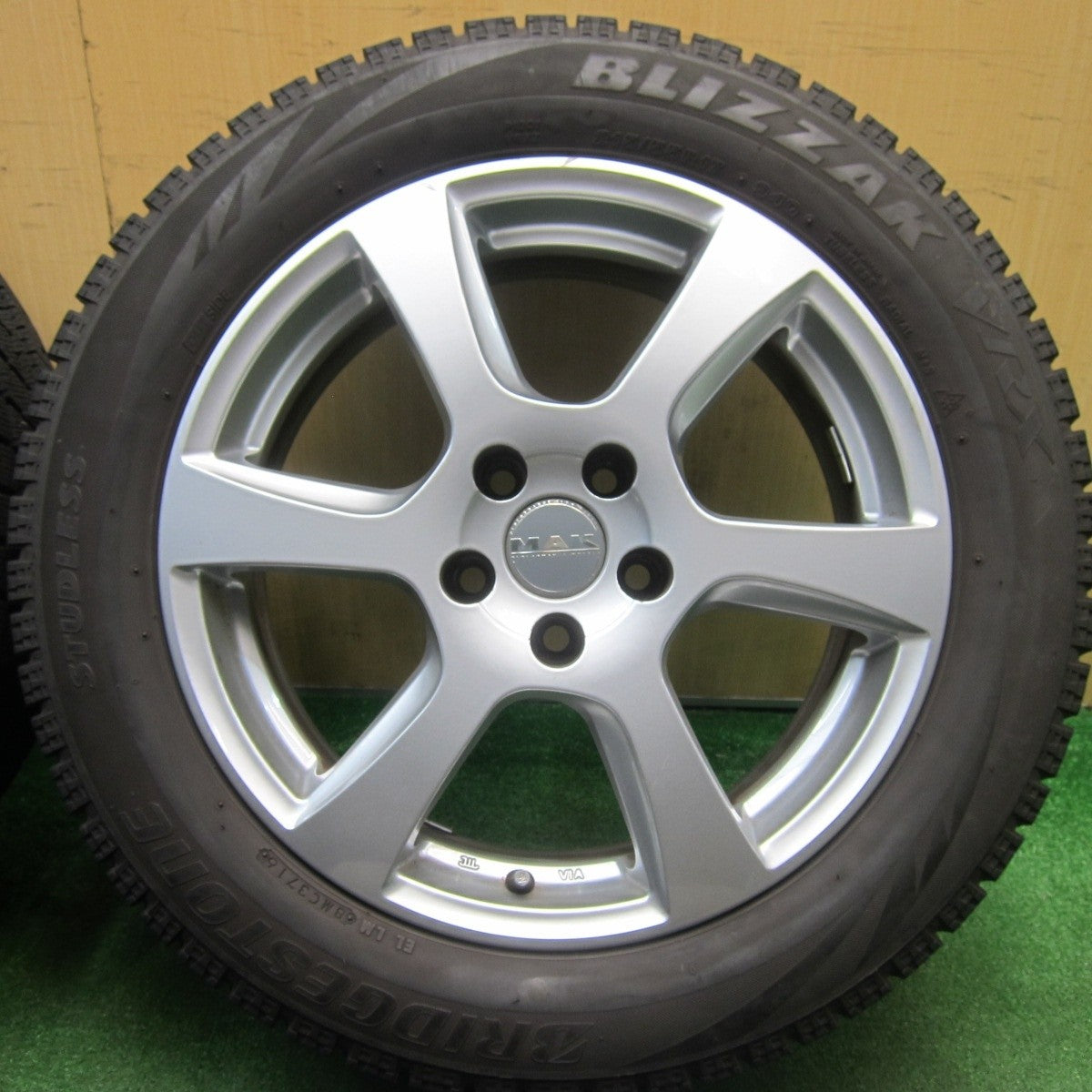 4本★FIAT フィアット等 MAK VINCI 215/55R17 スタッドレス ブリヂストン ブリザック VRX ヴィンチー PCD110/5H★5031403TNス