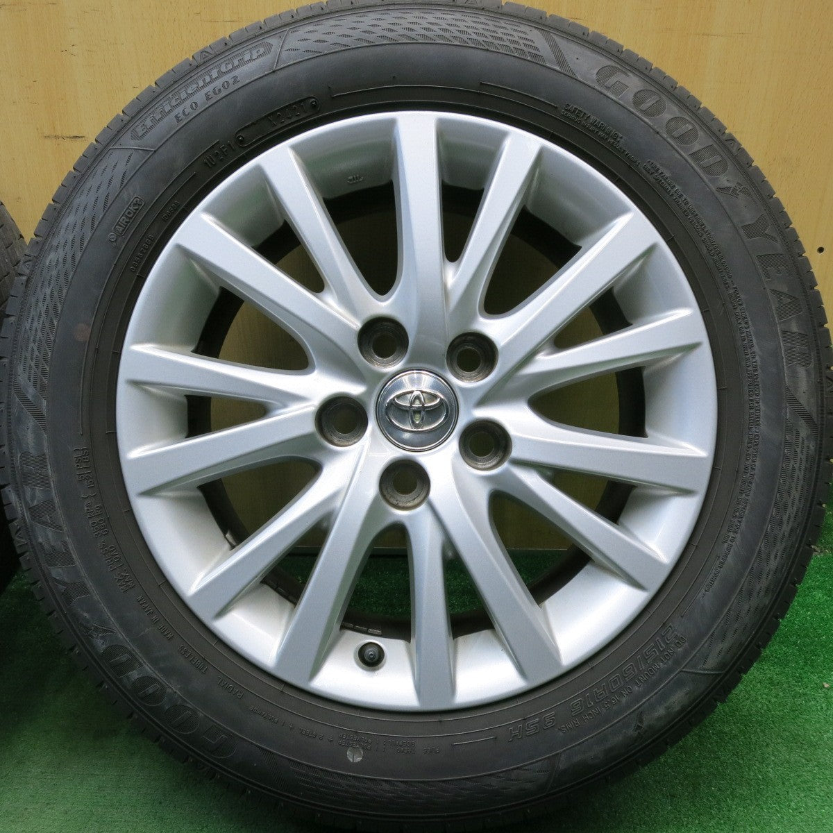 バリ溝！24年！9分★トヨタ 130系 マークX 純正 215/60R16 グッドイヤー EfficientGrip ECO EG02 グリンランダー COLO H02 16インチ PCD114.3/5H★5051105HAノ