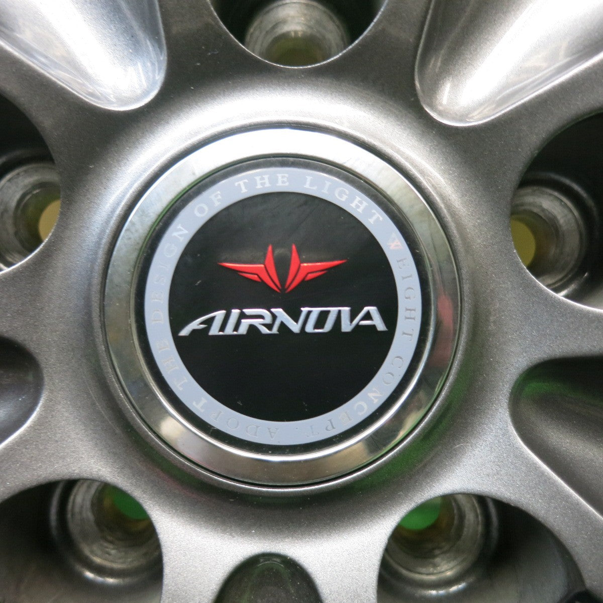 バリ溝！キレイ！8.5分★スタッドレス 205/60R16 ダンロップ ウインターマックス 03 AIRNOVA エアノヴァ 16インチ PCD114.3/5H★5052408HAス