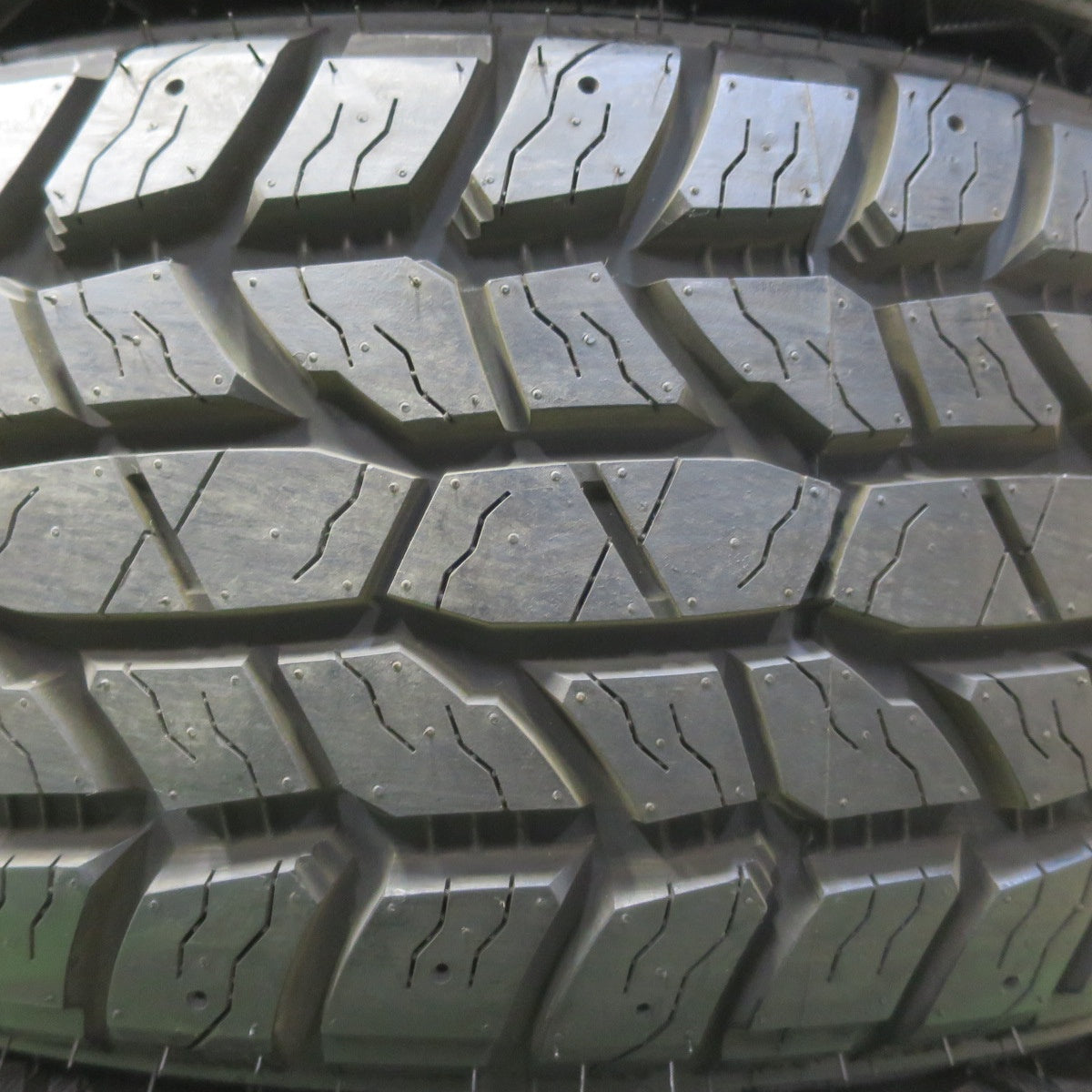 未使用！23年★225/70R16 デュラターン TRAVIA A/T DURATURN 16インチ タイヤ デリカ D:5 エクストレイル CX-5 等★6073006イノタ