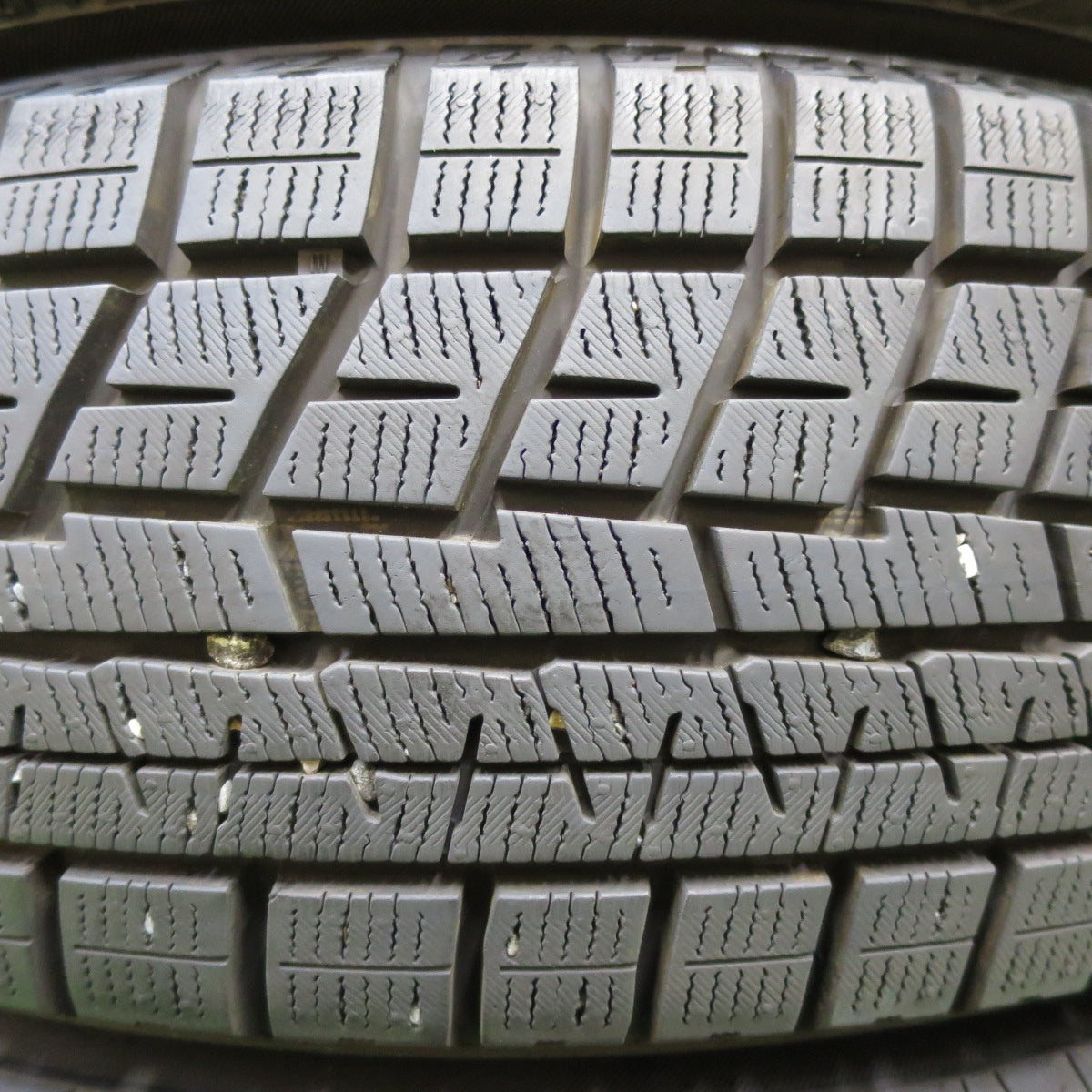 *送料無料* バリ溝！21年！9.5分以上★スタッドレス 185/65R15 ヨコハマ アイスガード iG60 タイヤ 15インチ アクア ノート マツダ2 等★4061002イスタ