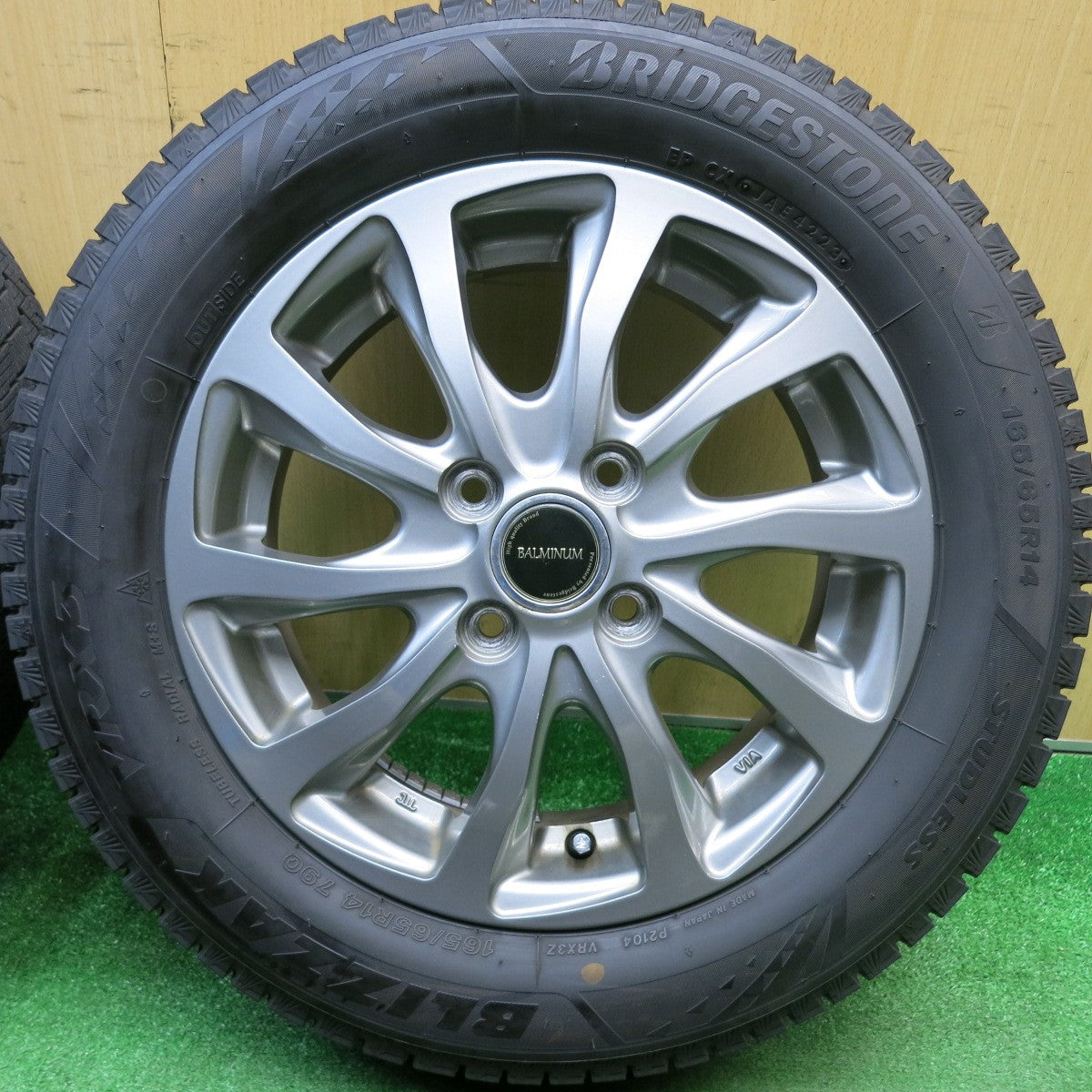 バリ溝！23年！ほぼ10分★スタッドレス 165/65R14 ブリヂストン ブリザック VRX3 BALMINUM TR10 バルミナ 14インチ ソリオ ハスラー 等 PCD100/4H★6011706HAス