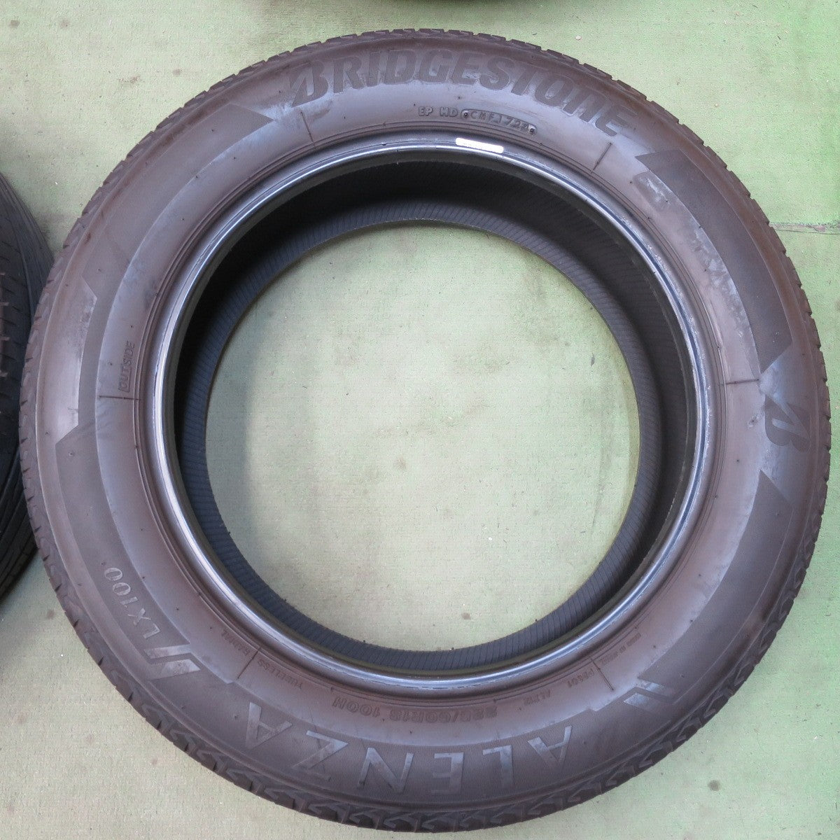 バリ溝！24年！8.5分★225/60R18 ブリヂストン アレンザ LX100 タイヤ 18インチ アウトバック ハリアー RAV4 等★6052304イノタ