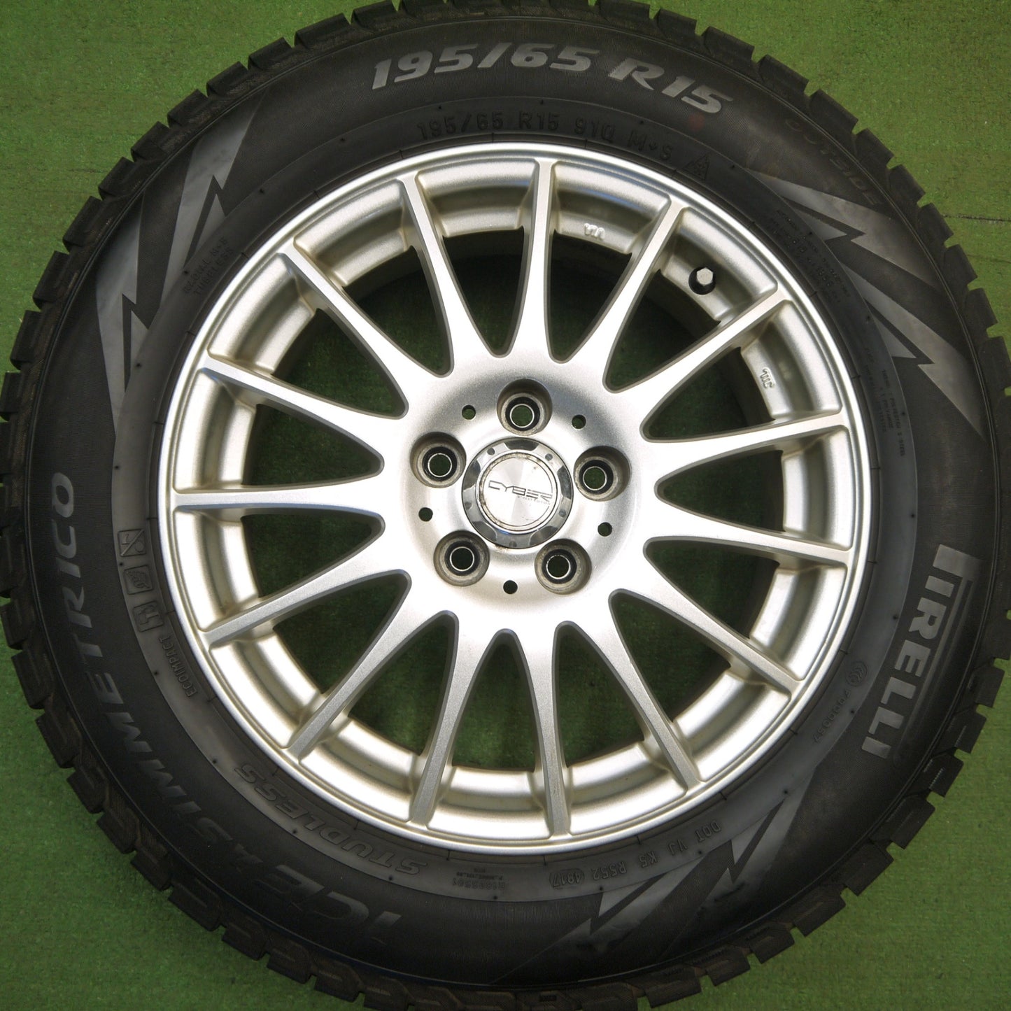 バリ溝！キレイ！9.5分以上★プリウス 等 195/65R15 スタッドレス ピレリ アイスアシンメトリコ CYBER 社外 アルミ 15インチ PCD100/5H★6021308Hス