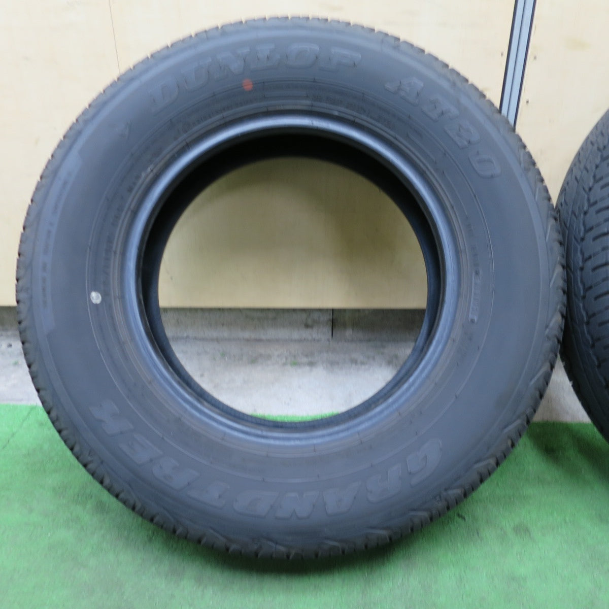バリ溝！25年！8.5分★195/80R15 ダンロップ AT20 グラントレック 15インチ タイヤ ジムニーシエラ ジムニーノマド 等★6042001NGノタ