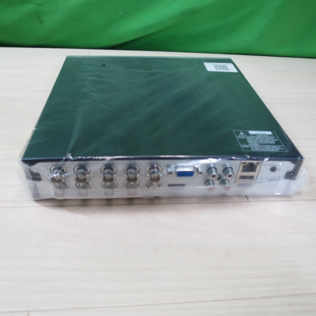 ●複数在庫有●[送料無料] 未使用☆ゾシ ZOSI 防犯 カメラ セット (8台カメラ＋DVR 録画機) 8FN-261W8-00-JP / 4AK-2612B-W-JP 4個入り ×2箱 / 1AR-08FN00-JP☆