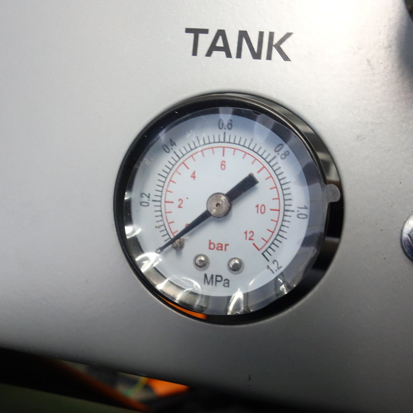 [送料無料] ほぼ未使用☆ミナト 常圧 エアー コンプレッサー 屋内用 100V CP-20Si タンク容量 20L 静音 オイルレス型 MINATOWORKS☆