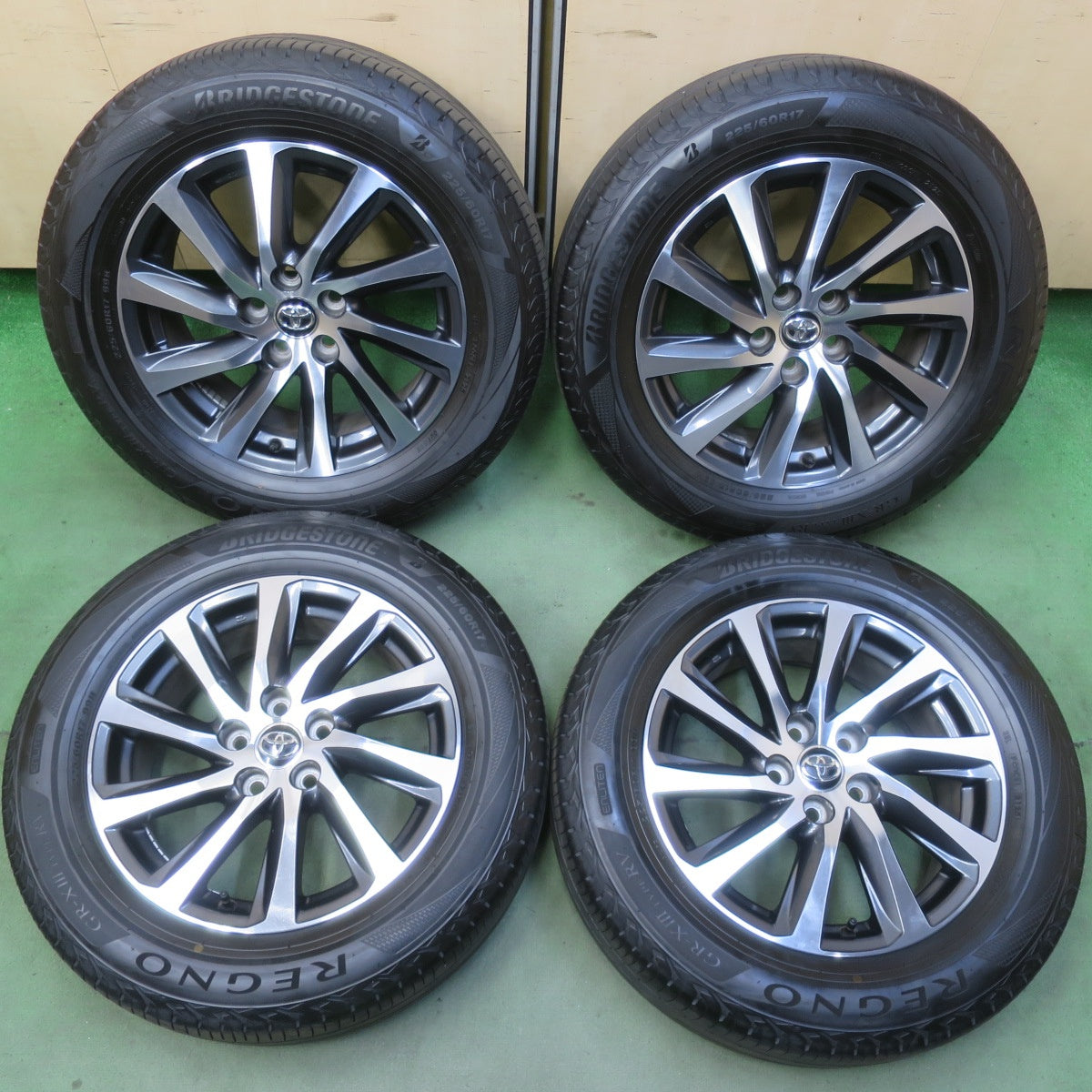 バリ溝！25年！キレイ！9.5分◎トヨタ 30系 アルファード ヴェルファイア 純正 225/60R17 ブリヂストン レグノ GR-XⅢ TYPE RV 17インチ PCD114.3/5H◎6081702イノ