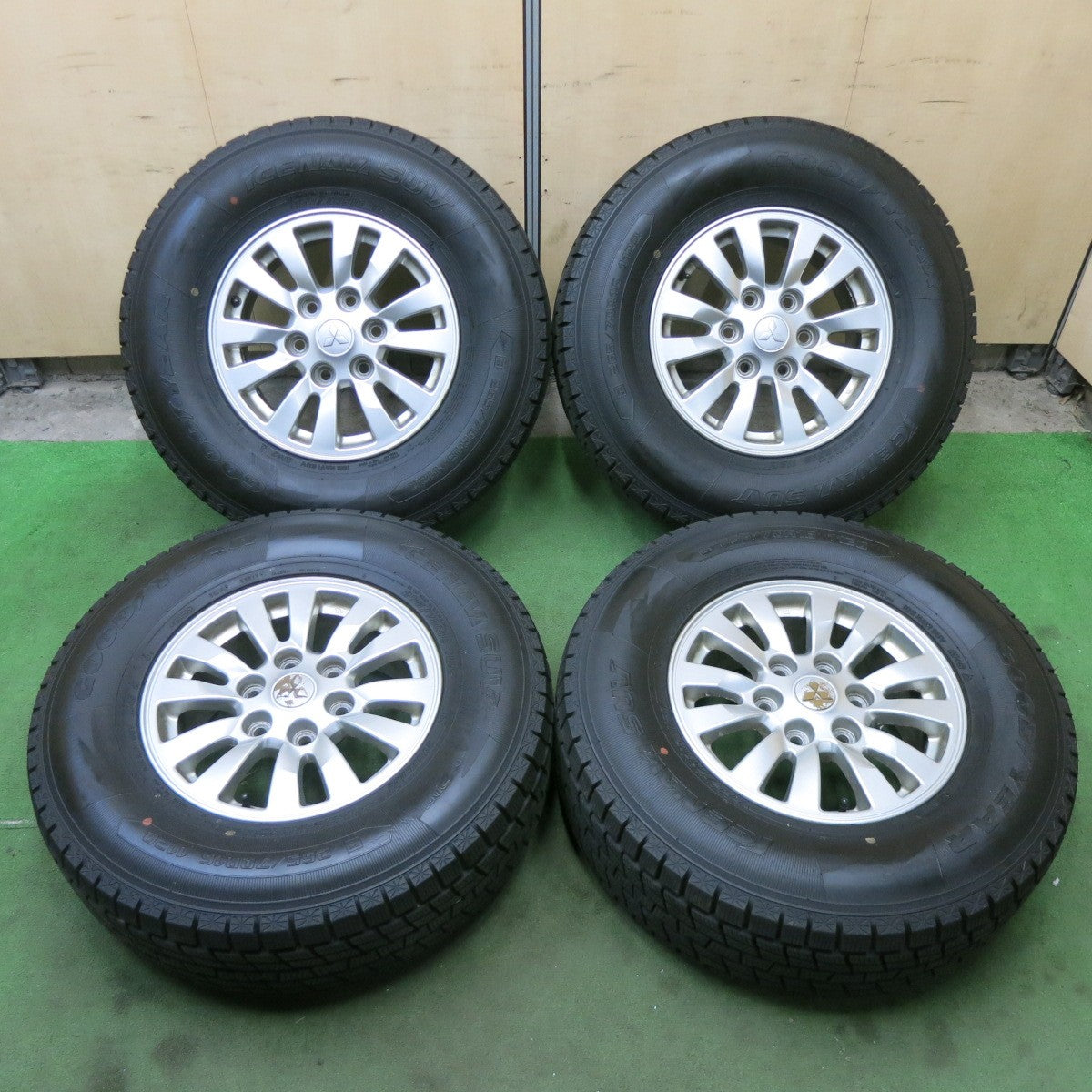 バリ溝！9.5分★三菱 パジェロ 純正 265/70R16 スタッドレス グッドイヤー アイスナビ SUV 16インチ PCD139.7/6H★6012807ナス