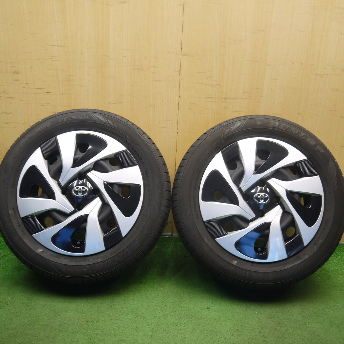 キレイ！2本◎トヨタ NHP10 アクア S スタイルブラック 純正 スチール 185/60R15 ダンロップ エナセーブ EC300+ PCD100/4H◎6091402Hノ