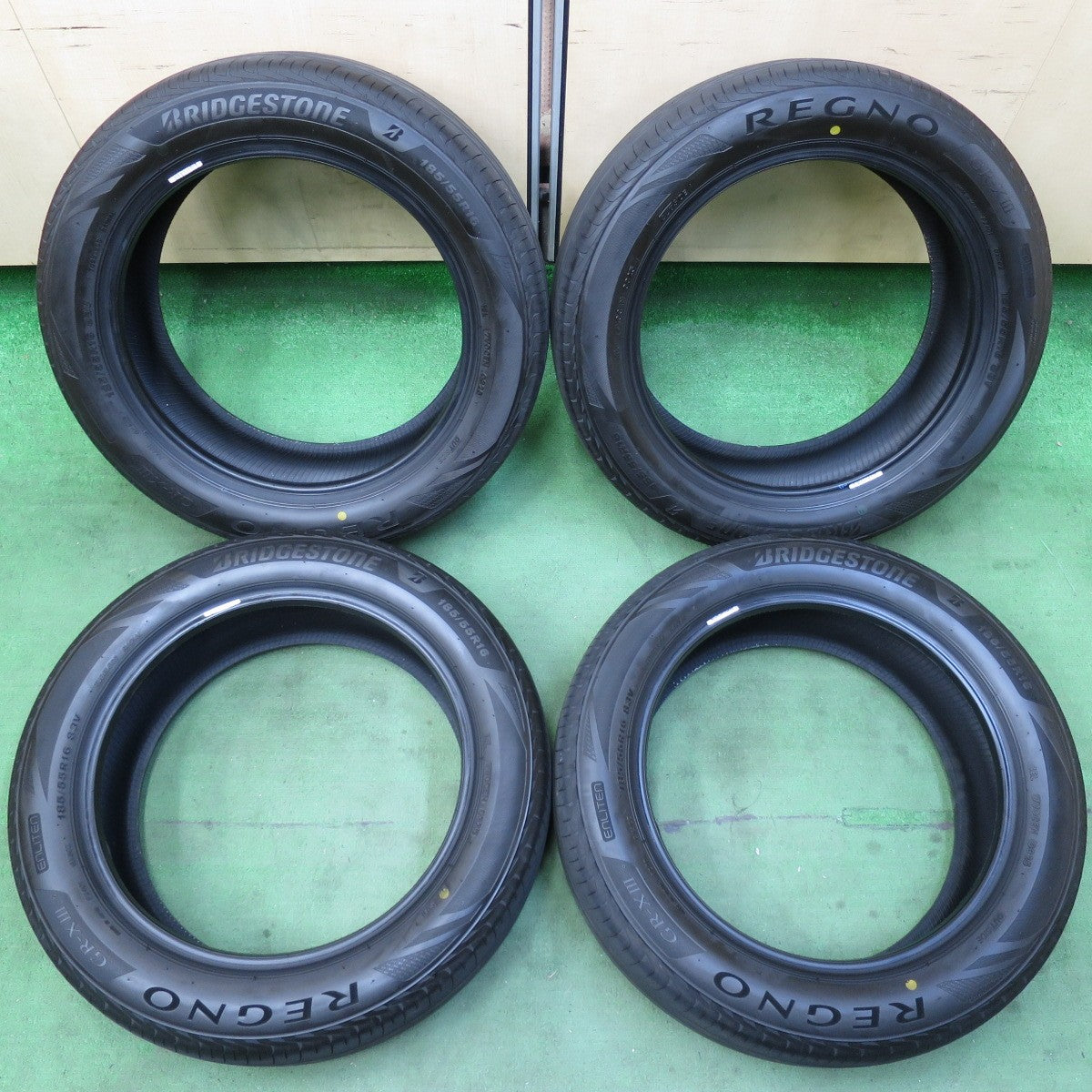 [送料無料] 新車外し！25年★185/55R16 ブリヂストン レグノ GR-X3 タイヤ 16インチ スイフト フィット シャトル グレイス 等★5032606イノタ