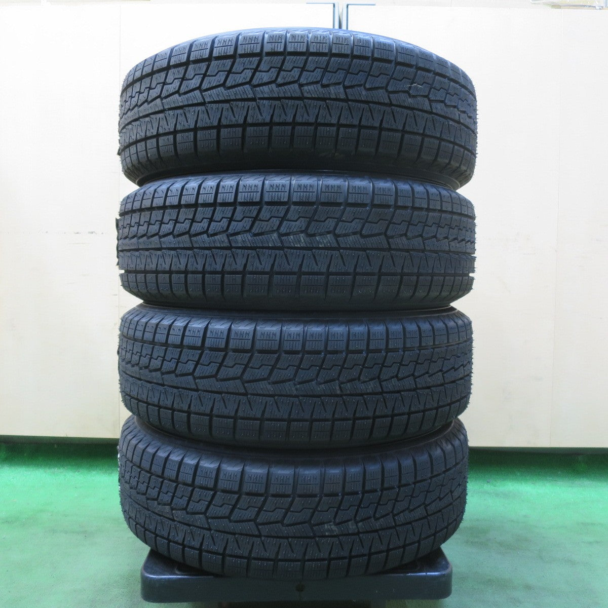 未使用！23年★スタッドレス 185/60R15 ヨコハマ アイスガード iG70 MiLLOUS ミルアス 15インチ PCD100/4H★5080802イス