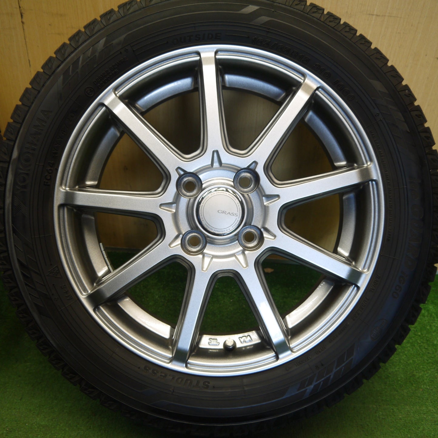 キレイ★スタッドレス 165/65R15 ヨコハマ アイスガード iG60 GRASS グラス 15インチ タフト ソリオ 等 PCD100/4H★6060803Hス
