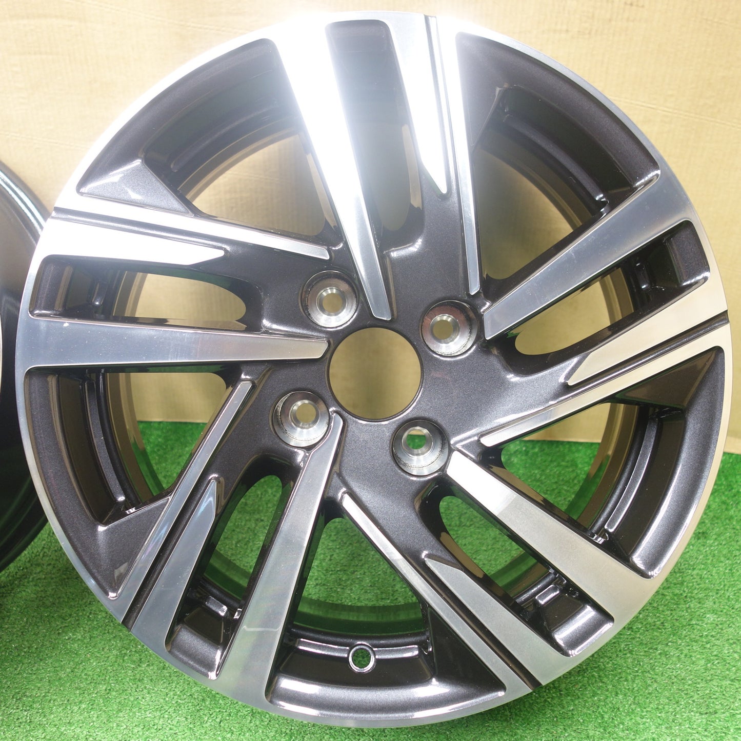 新車外し★プジョー 208 純正 ホイール 16インチ 16×6.5J PEUGEOT PCD108/4H★6010903KTホ