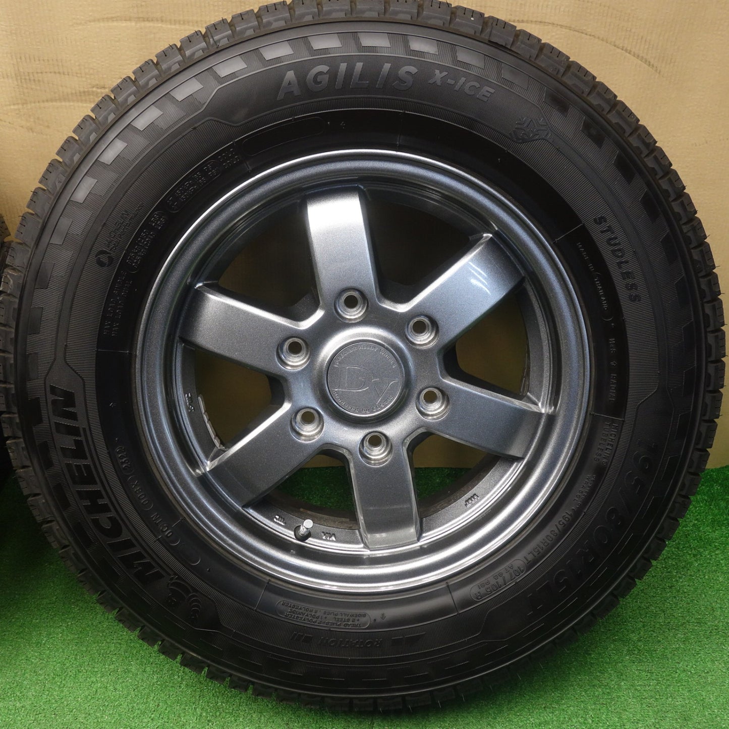 バリ溝！22年！キレイ！9.5分★スタッドレス 195/80R15 107/105R ミシュラン AGILIS X-ICE DIAVOLETTO VALERIO DV ディアヴォレット ヴァレリ 15インチ PCD139.7/6H★6041201KTス