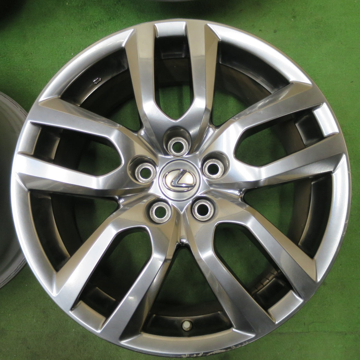 キレイ！センサー付き★レクサス NX バージョンL 純正 ホイール 18インチ 18×7.5J PCD114.3/5H★6033102NGホ