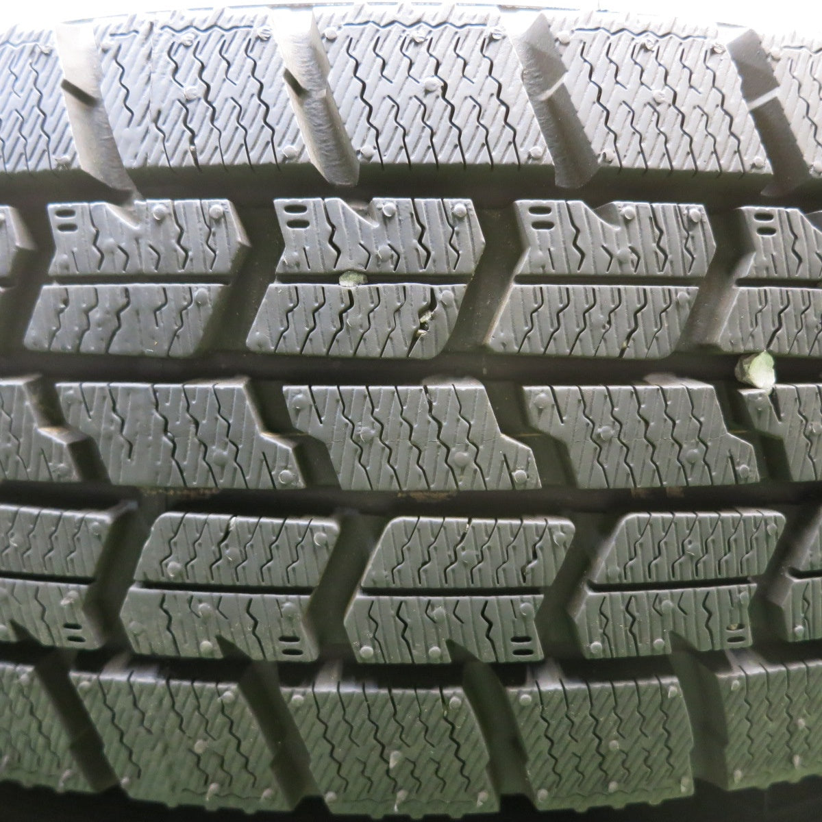 バリ溝！24年！ほぼ10分★スタッドレス 165/70R14 グッドイヤー アイスナビ7 ravrion ラブリオン 14インチ PCD100/4H★5070605HAス