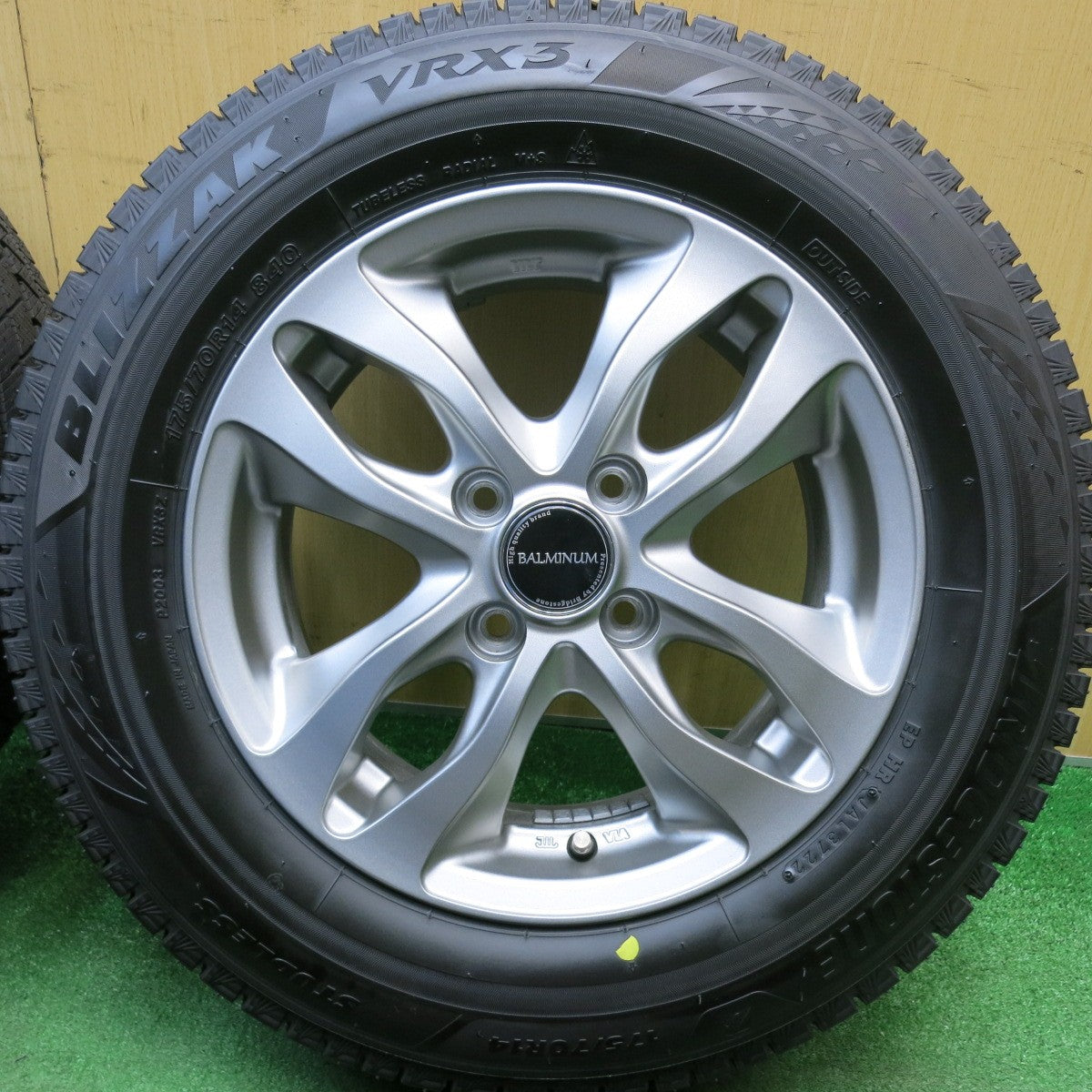 バリ溝！22年！キレイ！ほぼ10分★スタッドレス 175/70R14 ブリヂストン ブリザック VRX3 BALMINUM DS-M バルミナ 14インチ PCD100/4H★6031505HAス