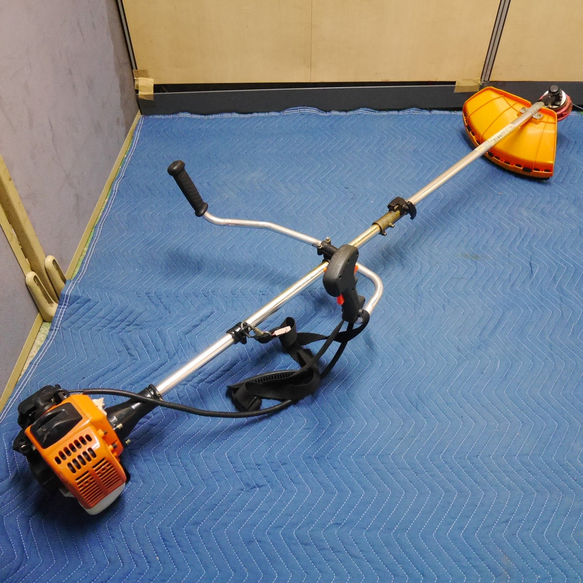 【岐阜発 直接引取限定】☆weimall 刈払い機 AA11C エンジン 式 刈払機 草刈り機 草刈機 芝刈り機 芝刈機 ウェイモール☆