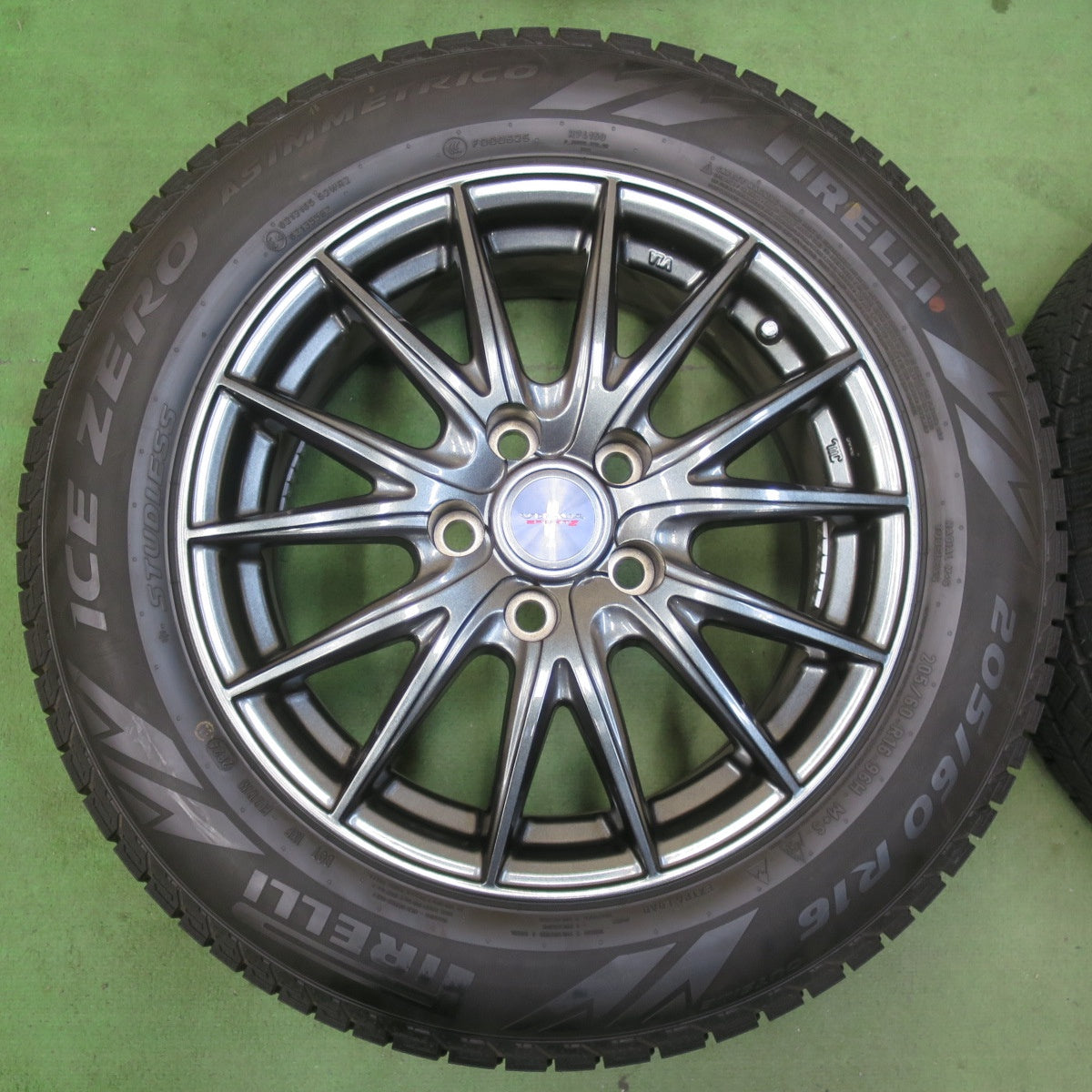 バリ溝！24年！キレイ！ほぼ10分★スタッドレス 205/60R16 ピレリ アイスゼロ アシンメトリコ VELVA SPORTZ ヴェルヴァ 16インチ PCD114.3/5H★5122901イス