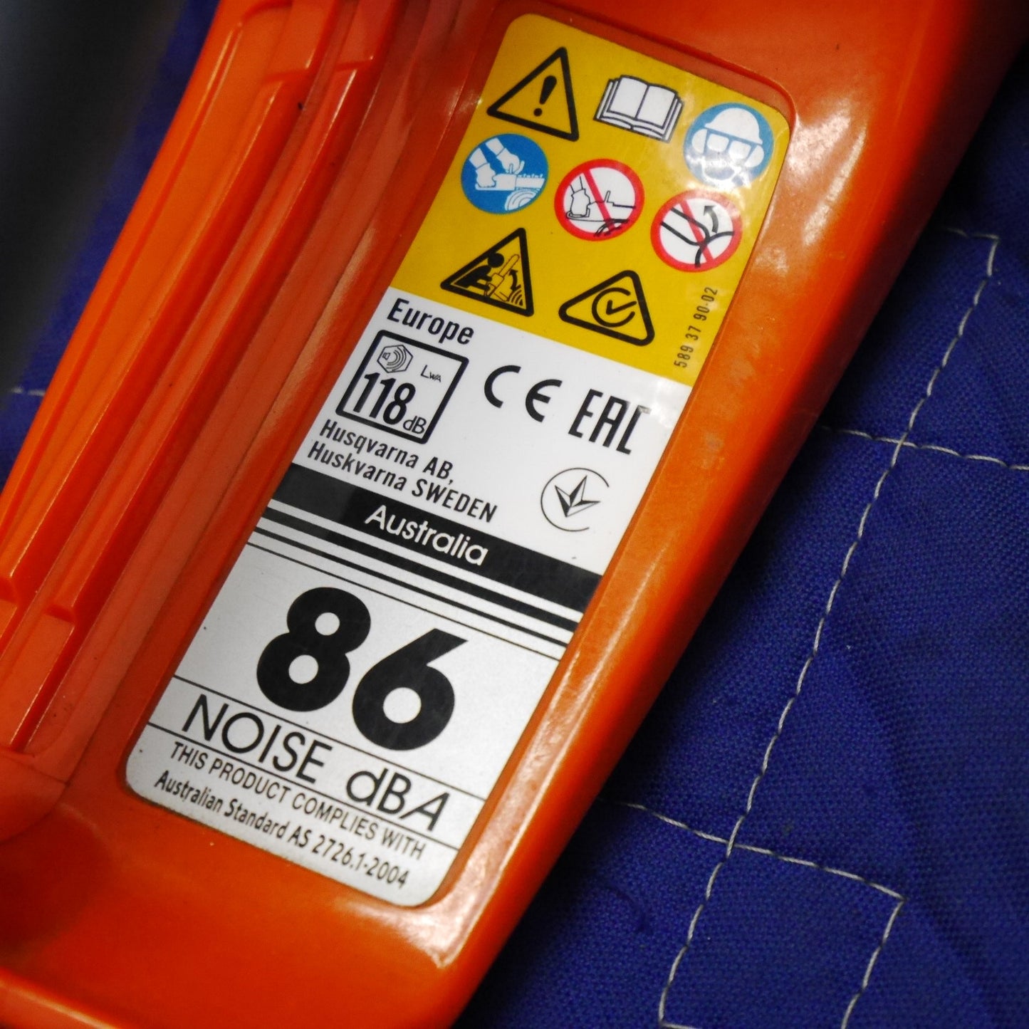 [送料無料] キレイ☆Husqvarna ハスクバーナ エンジン チェーンソー 560XP チェンソー 切断機 ガイドバー 約57cm①☆