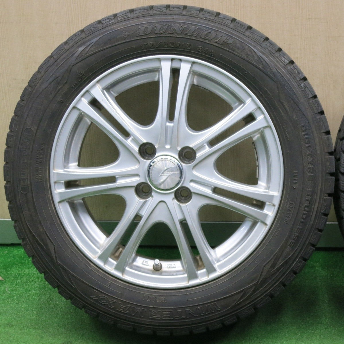 バリ溝！9分★スタッドレス 175/65R15 ダンロップ ウインターマックス WM01 STRANGER ストレンジャー 15インチ PCD100/4H★5012101NJス