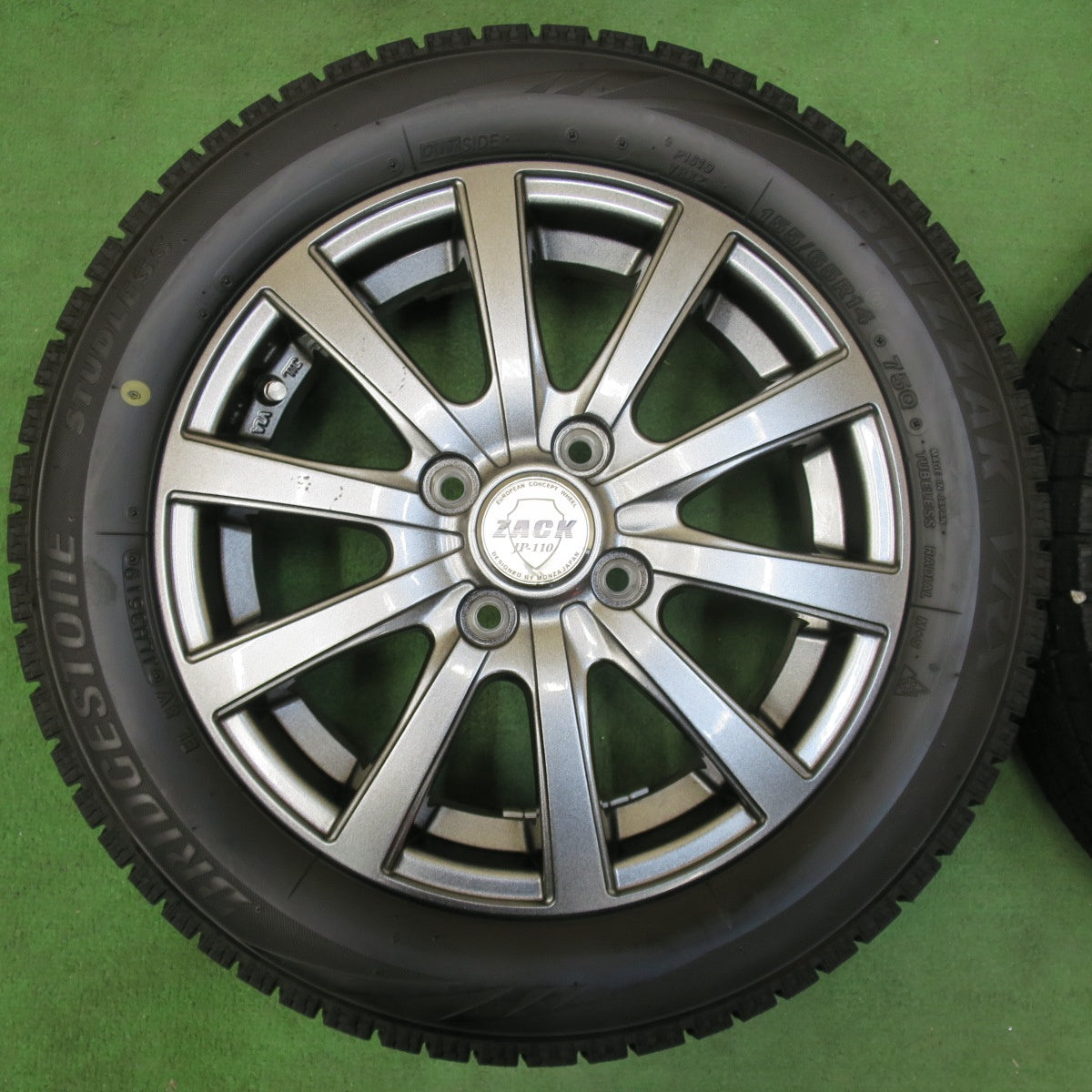 [送料無料] バリ溝！キレイ！9.5分以上★スタッドレス 155/65R14 ブリヂストン ブリザック VRX ZACK JP-110 MONZA モンツァ 14インチ PCD100/4H★5012507イス