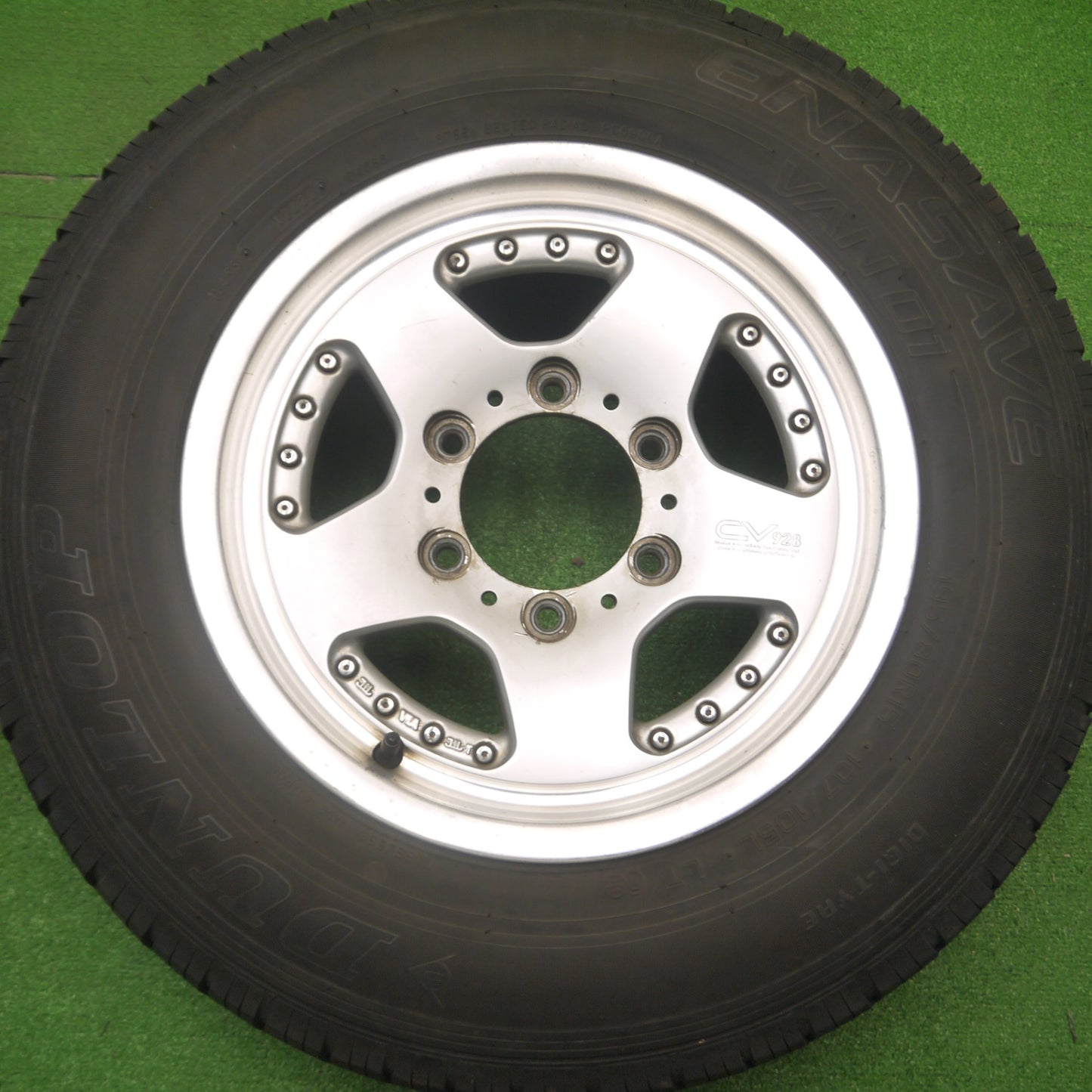 [送料無料] 4本価格！22年★ハイエース等 195/80R15 107/105L ダンロップ エナセーブ VAN01 LIUFENG CV928 15インチ PCD139.7/6H★4102304Hノ
