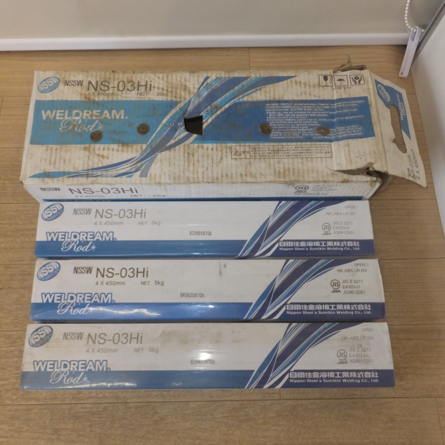 [送料無料] 未使用★日鉄溶接 NSSW WELDREAM Red ライムチタニヤ系被覆アーク溶接棒 NS-03Hi 4×450mm 5kg 3箱 セット★