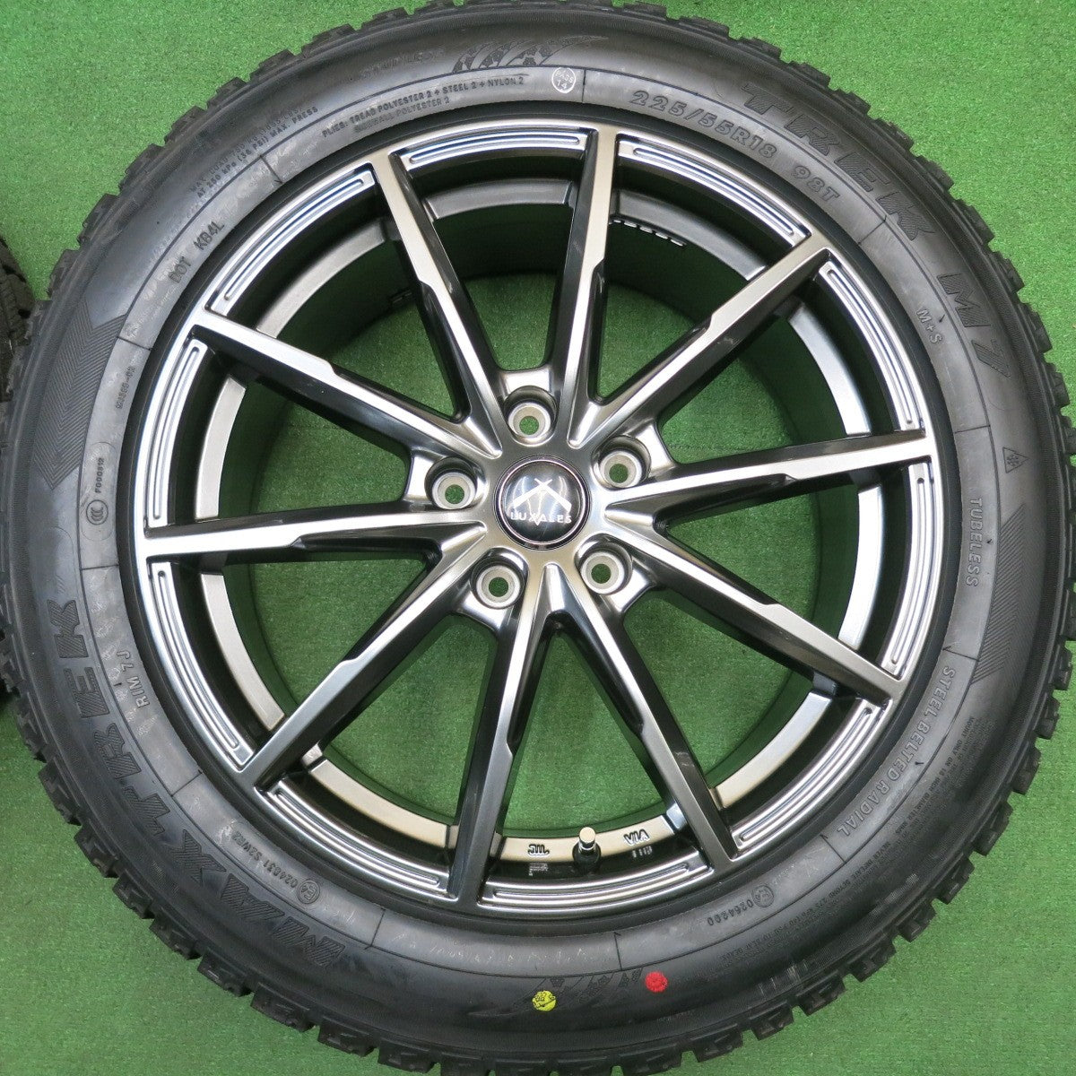 未使用！24年！美品★スタッドレス 225/55R18 マックストレック TREK M7 LUXALES PW-X2 ラグザレス 18インチ PCD114.3/5H★5120605HAス