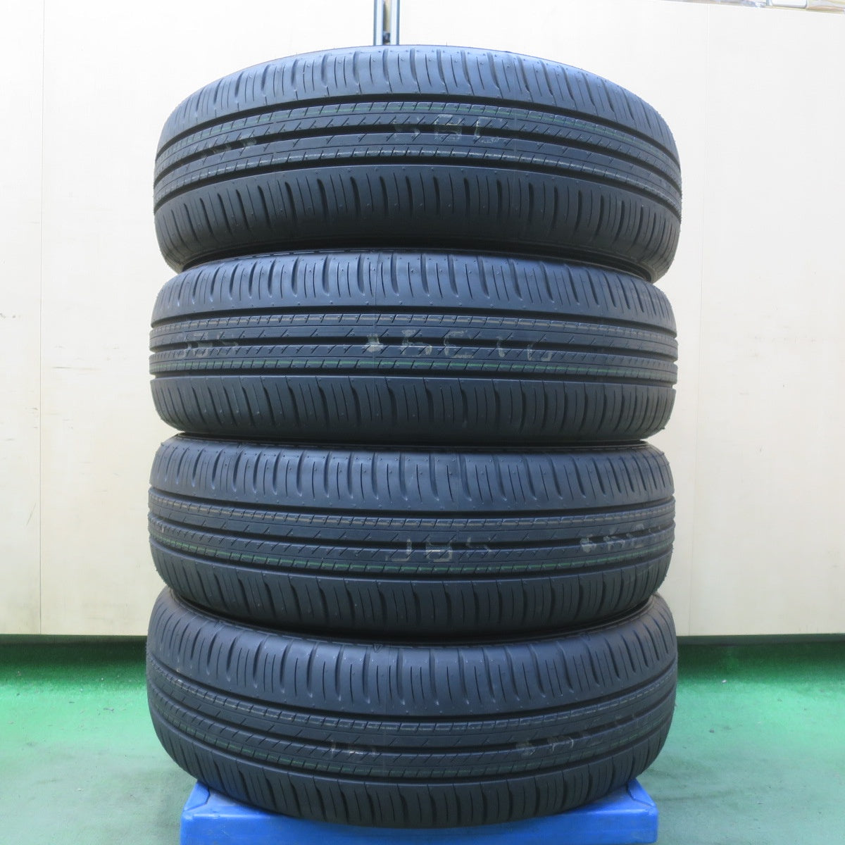 新車外し！26年◎195/65R16 ダンロップ エナセーブ EC300+ タイヤ 16インチ ライズ ロッキー セレナ ステップワゴン 等◎6092302イノタ