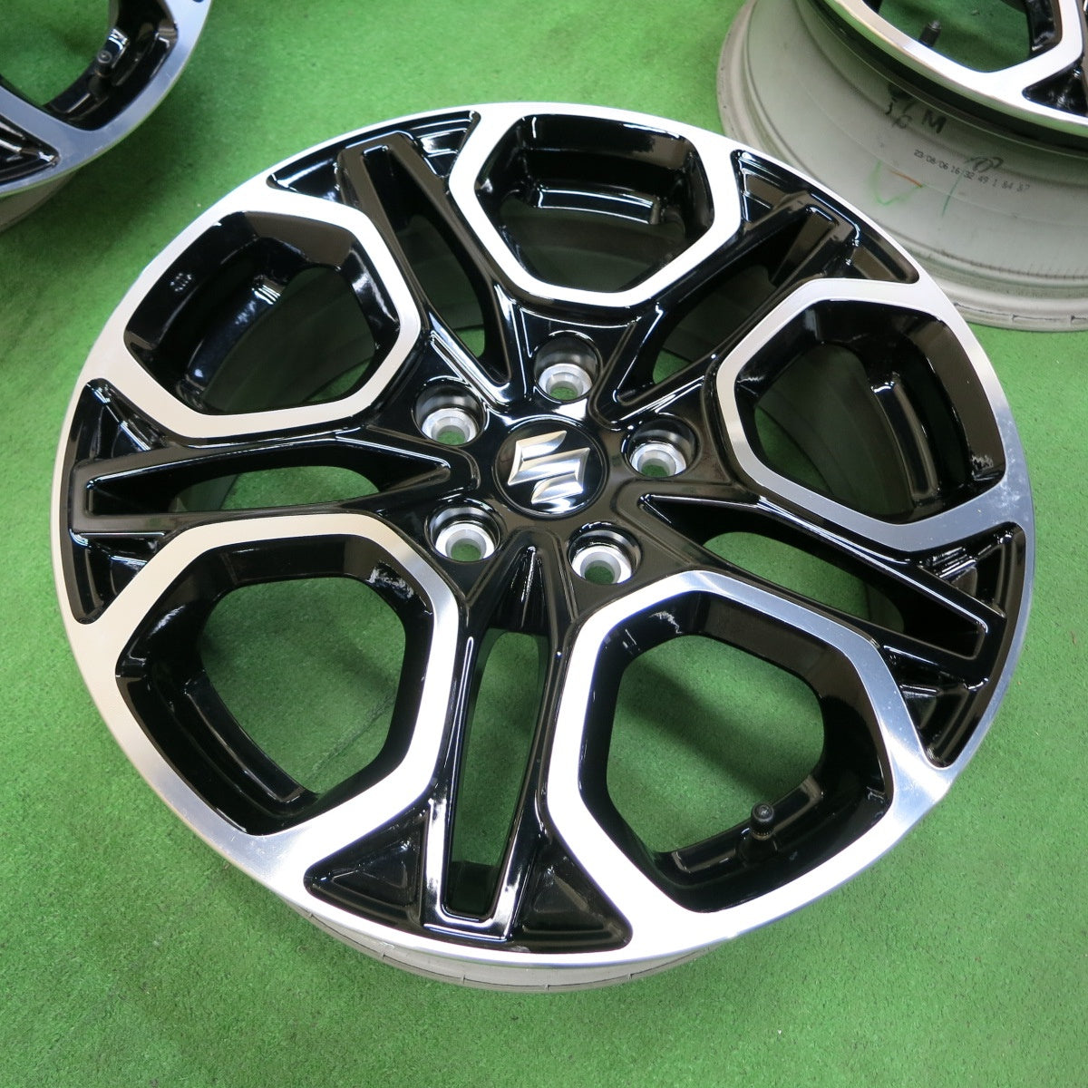 *送料無料* 新車外し★スズキ スイフト スポーツ ZC33S 純正 ホイール 17インチ 17×6.5J PCD114.3/5H★4050201イホ