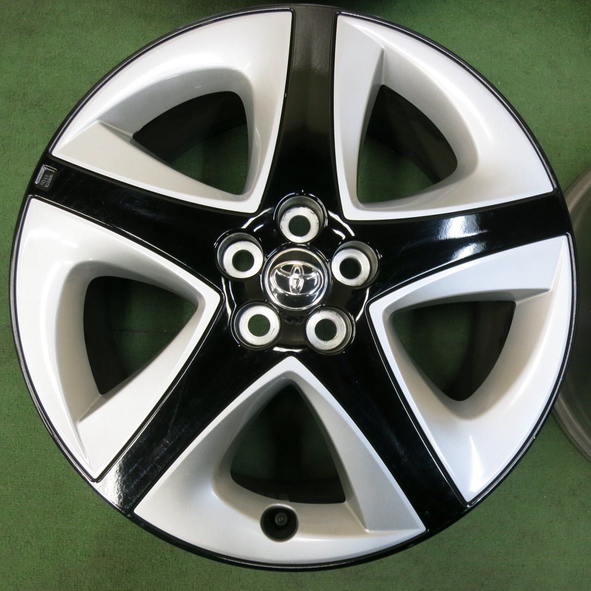 [送料無料] キレイ★トヨタ 50系 プリウス ツーリング 純正 ENKEI ホイール 17インチ 17×7J エンケイ PCD100/5H★5030709SYホ