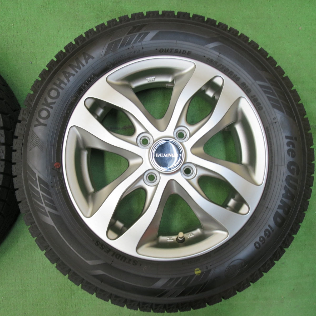 [送料無料] バリ溝！23年！キレイ！ほぼ10分★スタッドレス 165/70R14 ヨコハマ アイスガード iG60 BALMINUM バルミナ 14インチ PCD100/4H★5010701イス