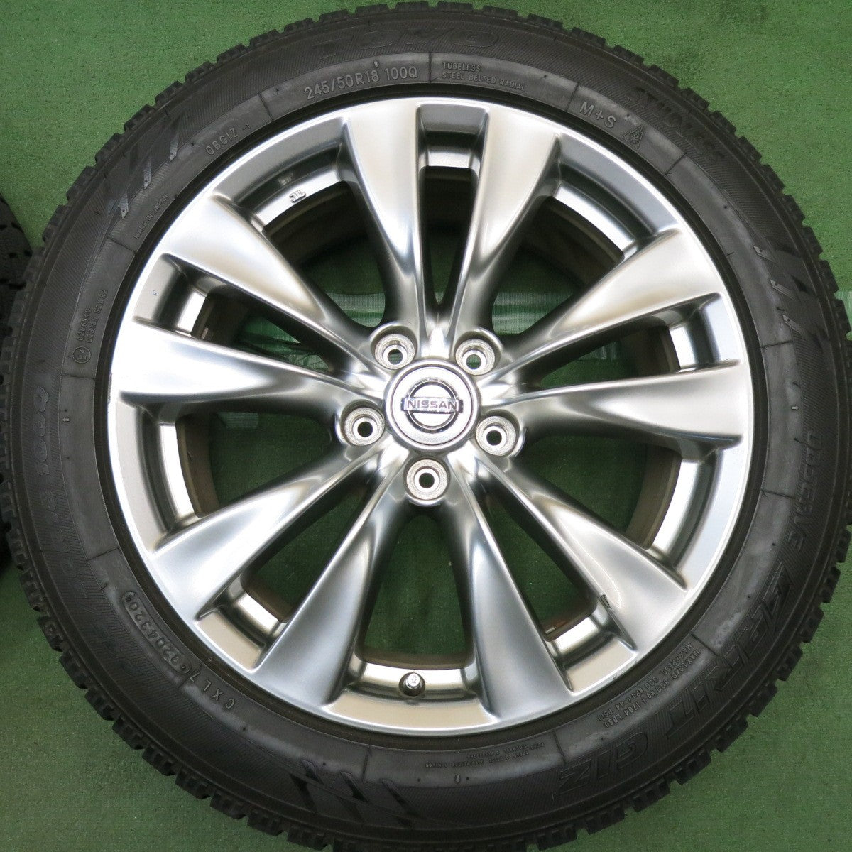 バリ溝！9.5分◎日産 Y51 フーガ 純正 245/50R18 スタッドレス トーヨー オブザーブ ガリット GIZ 18インチ PCD114.3/5H◎6100408HAス