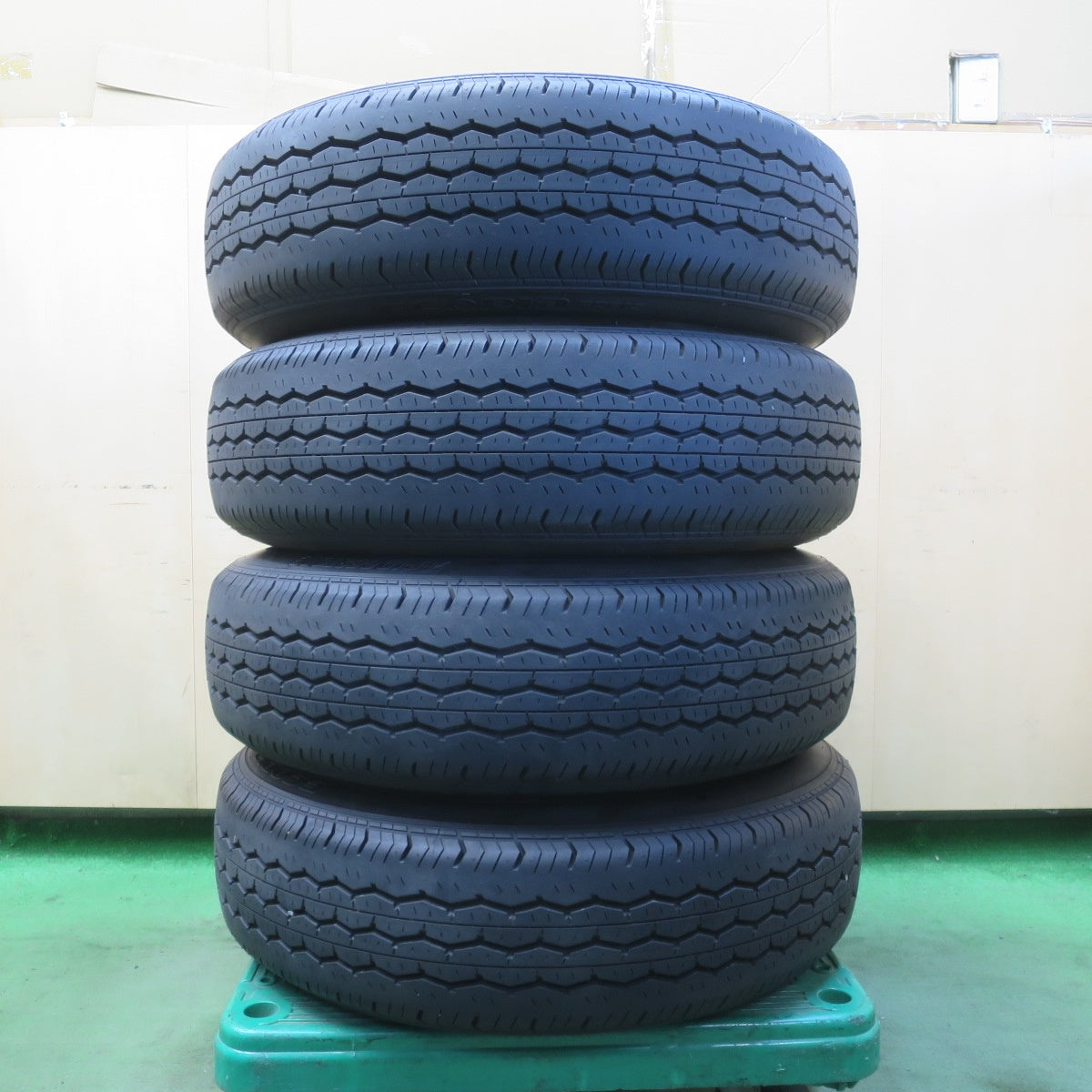 バリ溝！25年！キレイ！9.5分以上★トヨタ 200系 ハイエース 純正 スチール 195/80R15 107/105S ブリヂストン エコピア RD613 15インチ PCD139.7/6H★6043006イノ