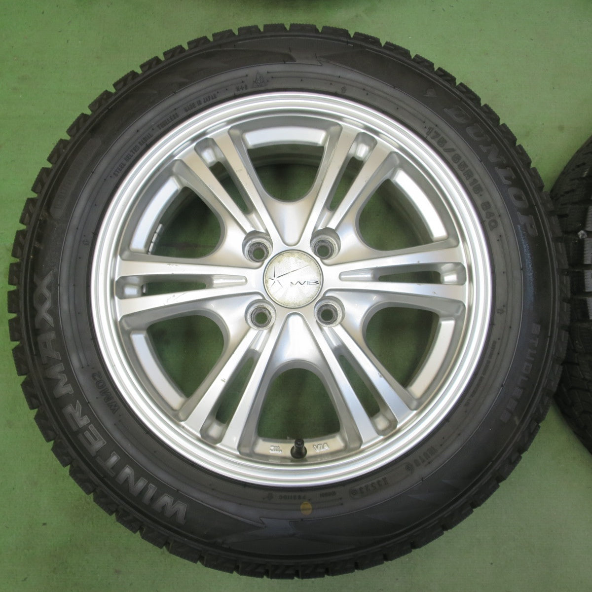バリ溝！23年！ほぼ10分★スタッドレス 175/65R15 ダンロップ ウインターマックス WM02 WB 社外 アルミ 15インチ PCD100/4H★6052604イス