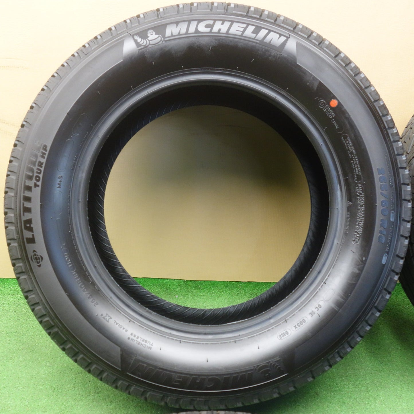 新車外し！23年★265/60R18 ミシュラン LATITUDE TOUR HP ラティチュード ツアー 18インチ タイヤ ランクル プラド ハイラックス 等★6032902KTノタ