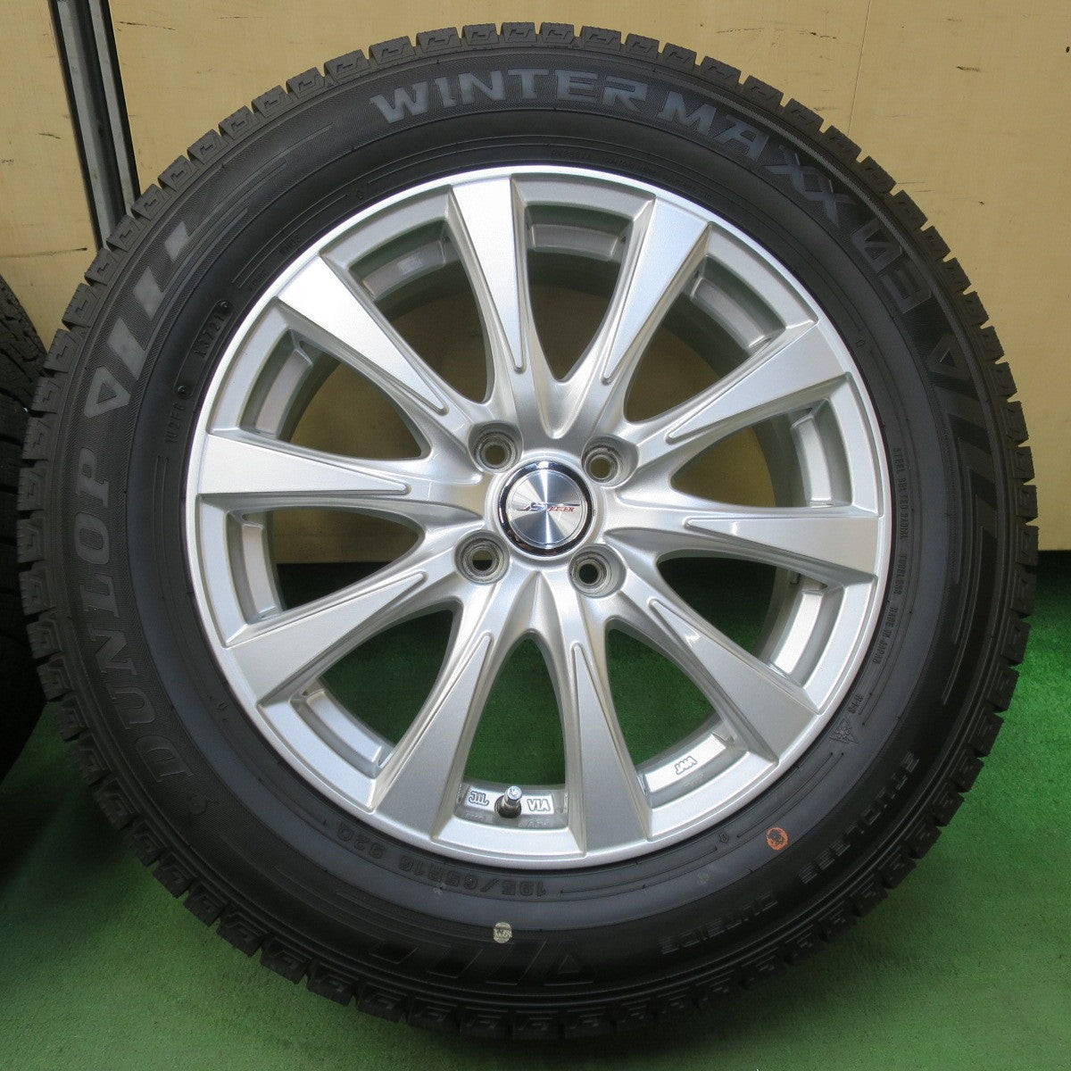 バリ溝！21年！キレイ！9.5分★スタッドレス 195/65R16 ダンロップ ウインターマックス 03 JOKER ジョーカー 16インチ PCD100/4H★5111412イス