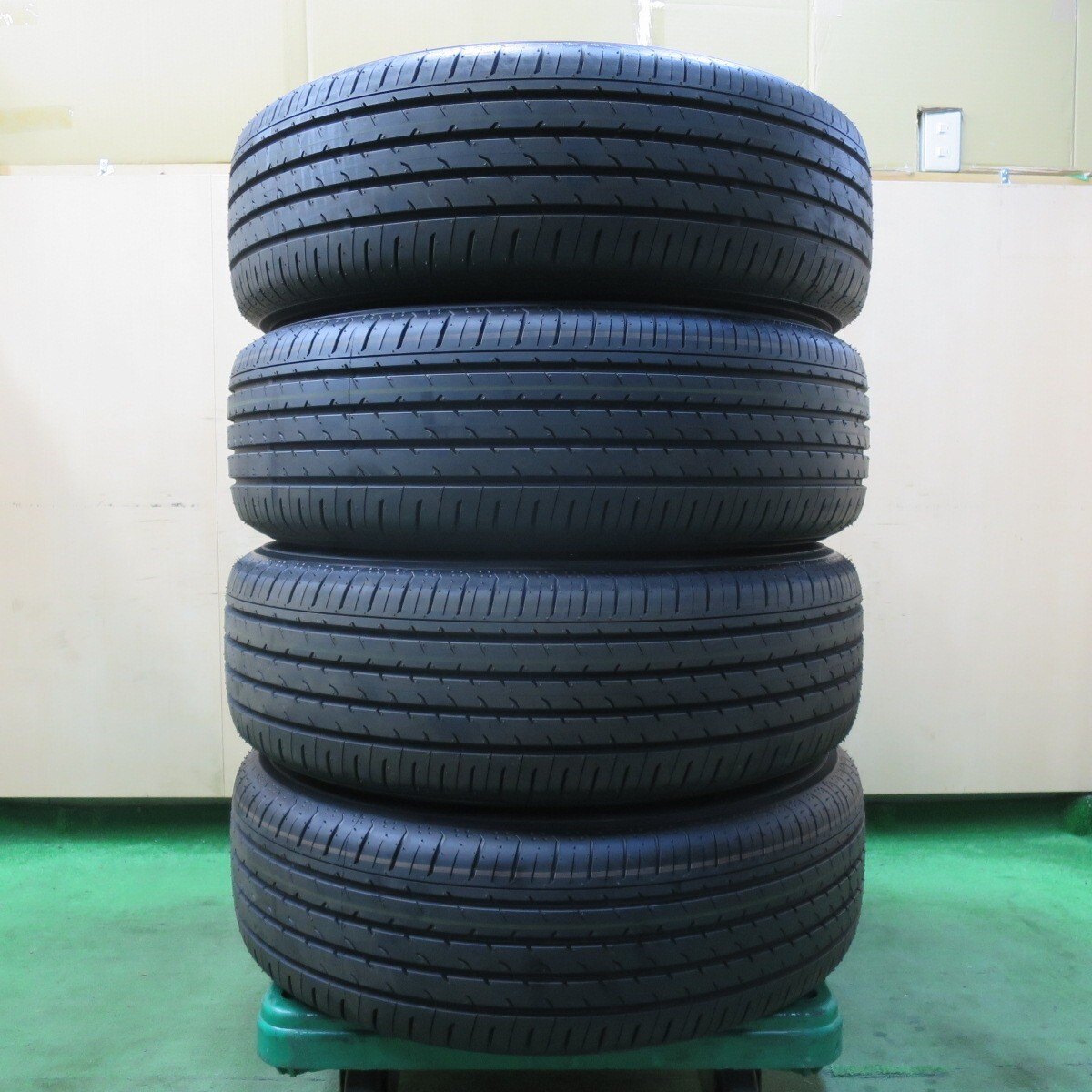 新車外し！24年★トヨタ 40系 アルファード 純正 225/60R18 ヨコハマ アドバン V03 18インチ PCD120/5H★5022601イノ