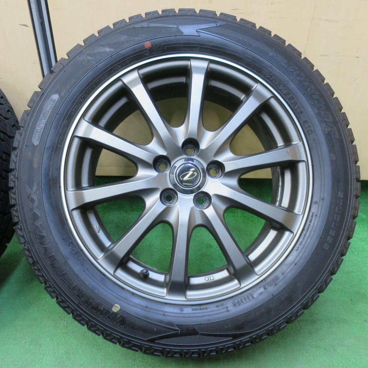 [送料無料] バリ溝！21年！キレイ！9.5分★インプレッサ等 205/55R16 スタッドレス ダンロップ ウインターマックス WM02 INPERIO インペリオ PCD100/5H★4103103イス
