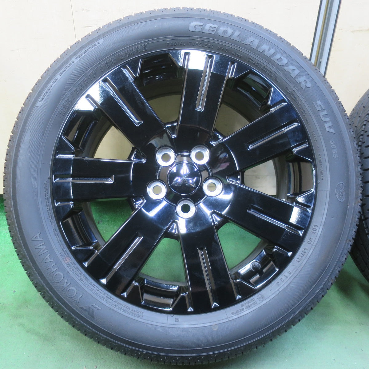 新車外し！23年◎三菱 デリカ D:5 シャモニー 純正 225/55R18 ヨコハマ ジオランダー SUV G055 G055E 18インチ PCD114.3/5H◎6070602イノ
